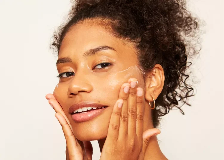 LayerMoisturizerLead-48e06ac43569489684cf00a4421c3737.webp