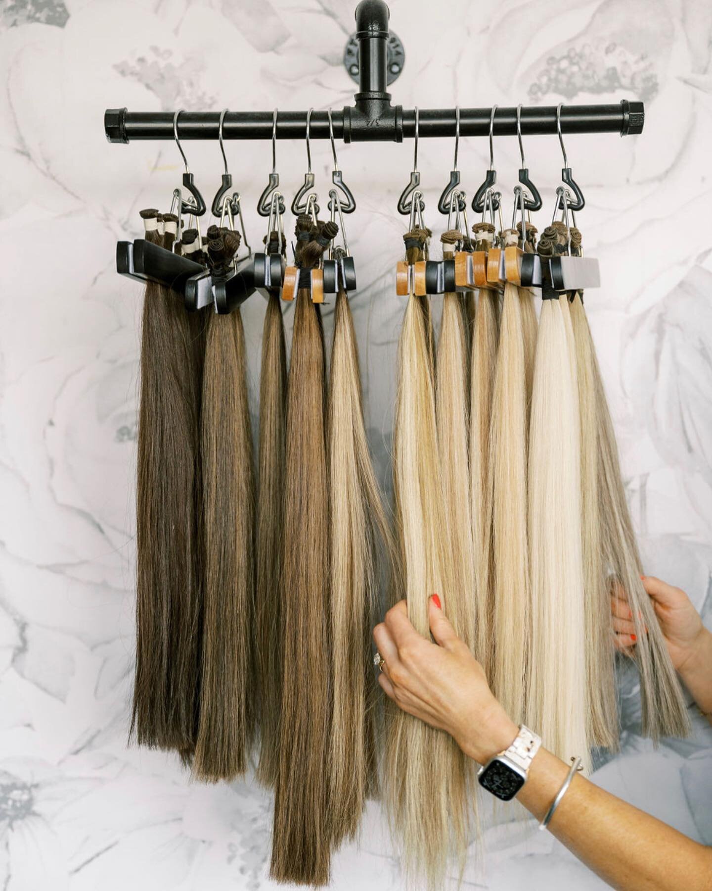 Hair Stock🔅

How much hair should you keep in stock?

I like to have a variety of levels of brunettes and blondes. I have mentioned before I like to keep most solids so I can customize them to what is needed.

If you are a new stylists just getting 