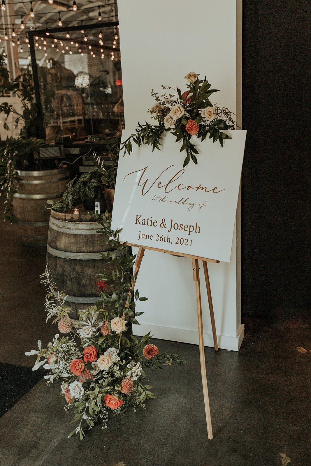 PNW Inspired Wedding at Coopers Hall in Portland, Oregon — Ponderosa ...