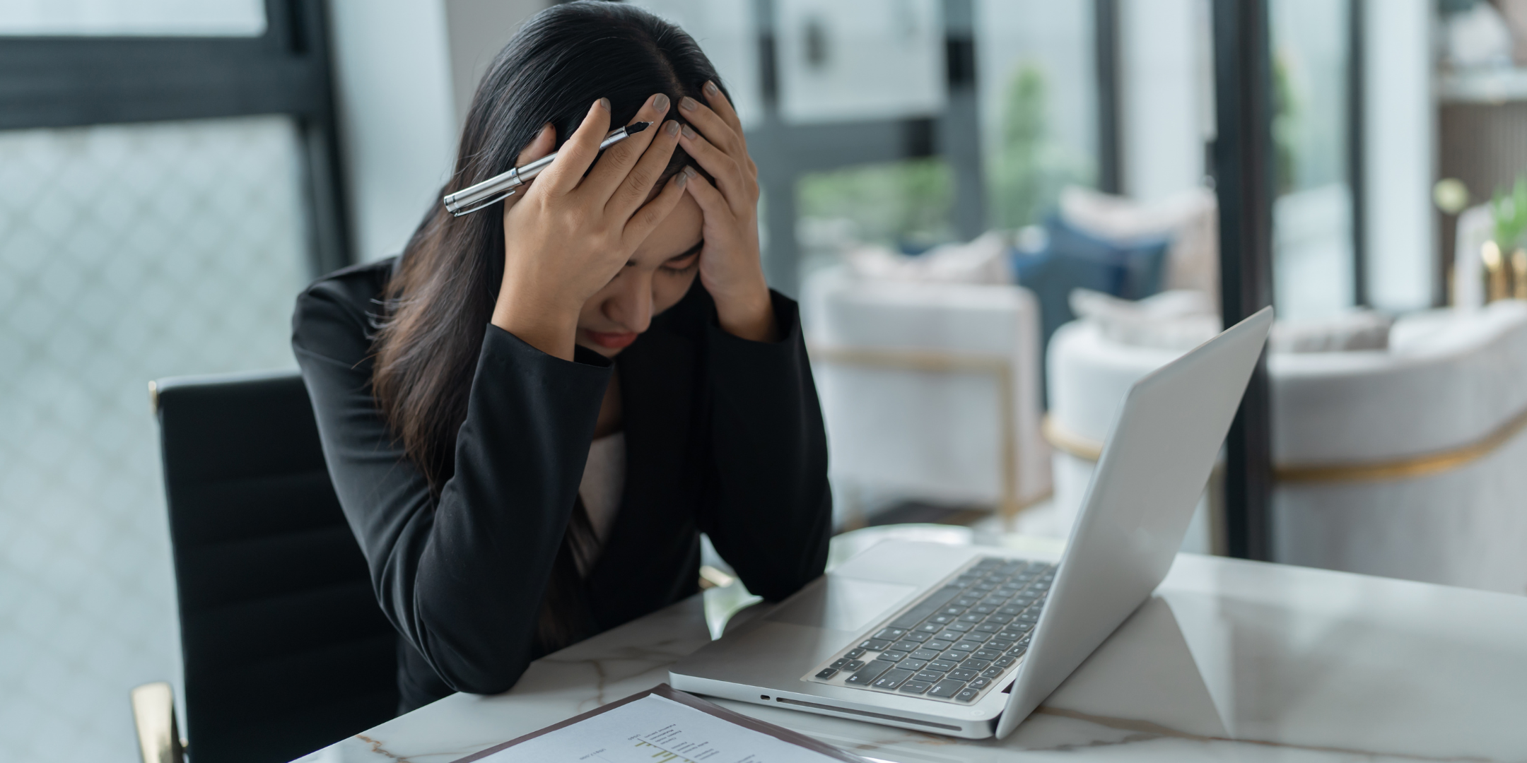 girl frustrated at computer