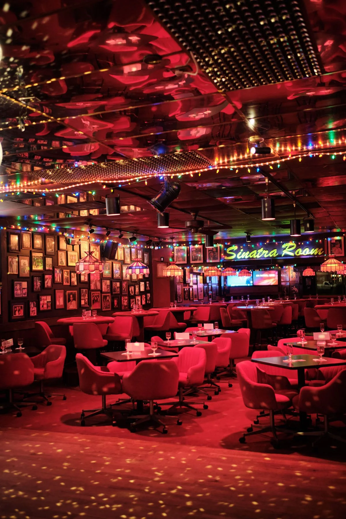 What’s Up at Johnny’s: Monday Trivia, Wednesday Ladies Night and Nonstop Dancing