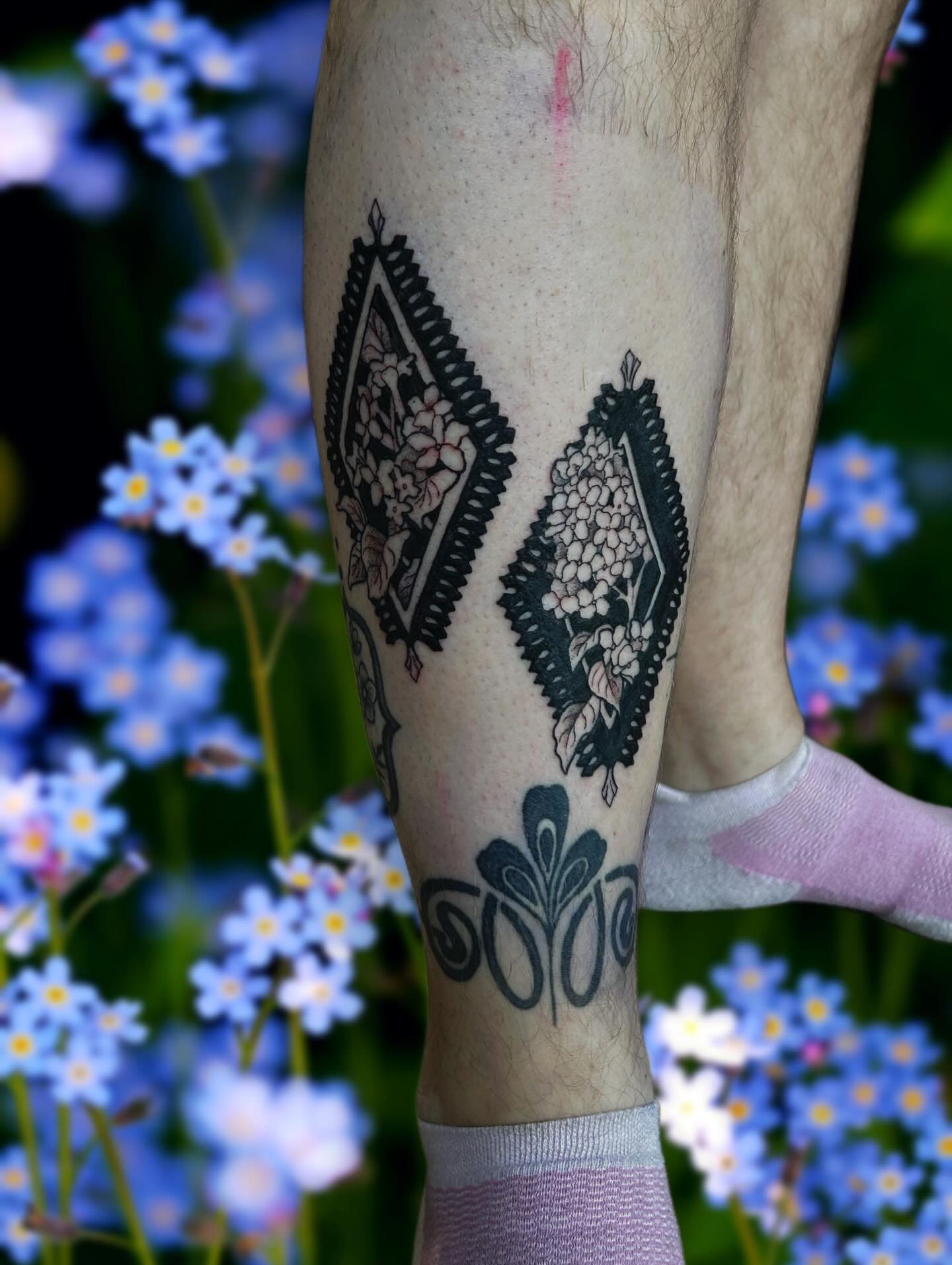 💐 From my flash awhile ago! Thank you so so much! Very fun to do. I&rsquo;m such a sucker for flowers and big black to accompany. Hope you are staying warm out there now! ❄️ 💐 Also thank you for everyone, my friends for being so patient with me thi