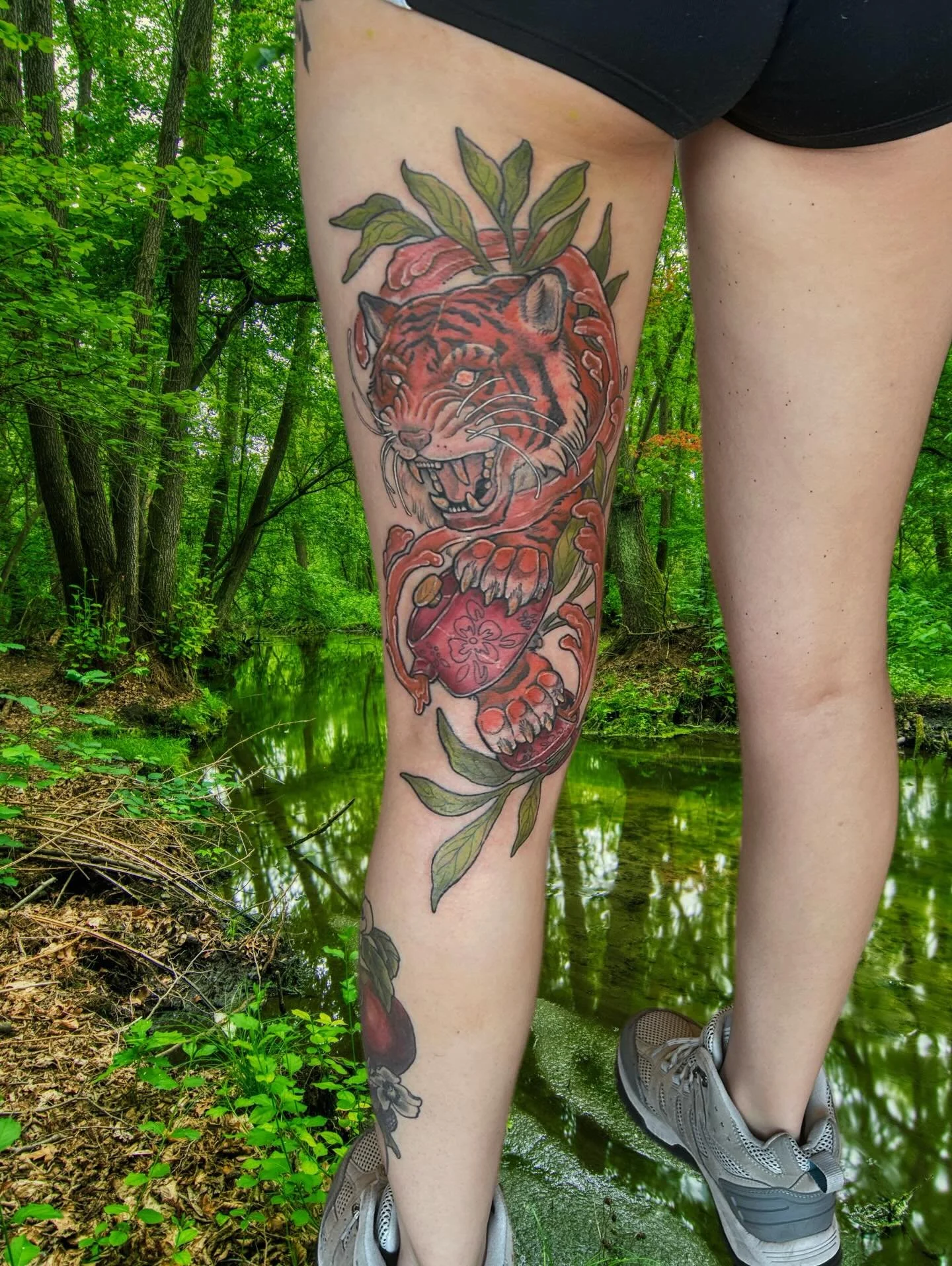 🐅 I be tattooing and stuff. On my sweet summer child, Maya. 🥰 from my flash. Nothing more to say, except Maya is a light, and a reminder that everything is beautiful, and worth fighting for.🐅