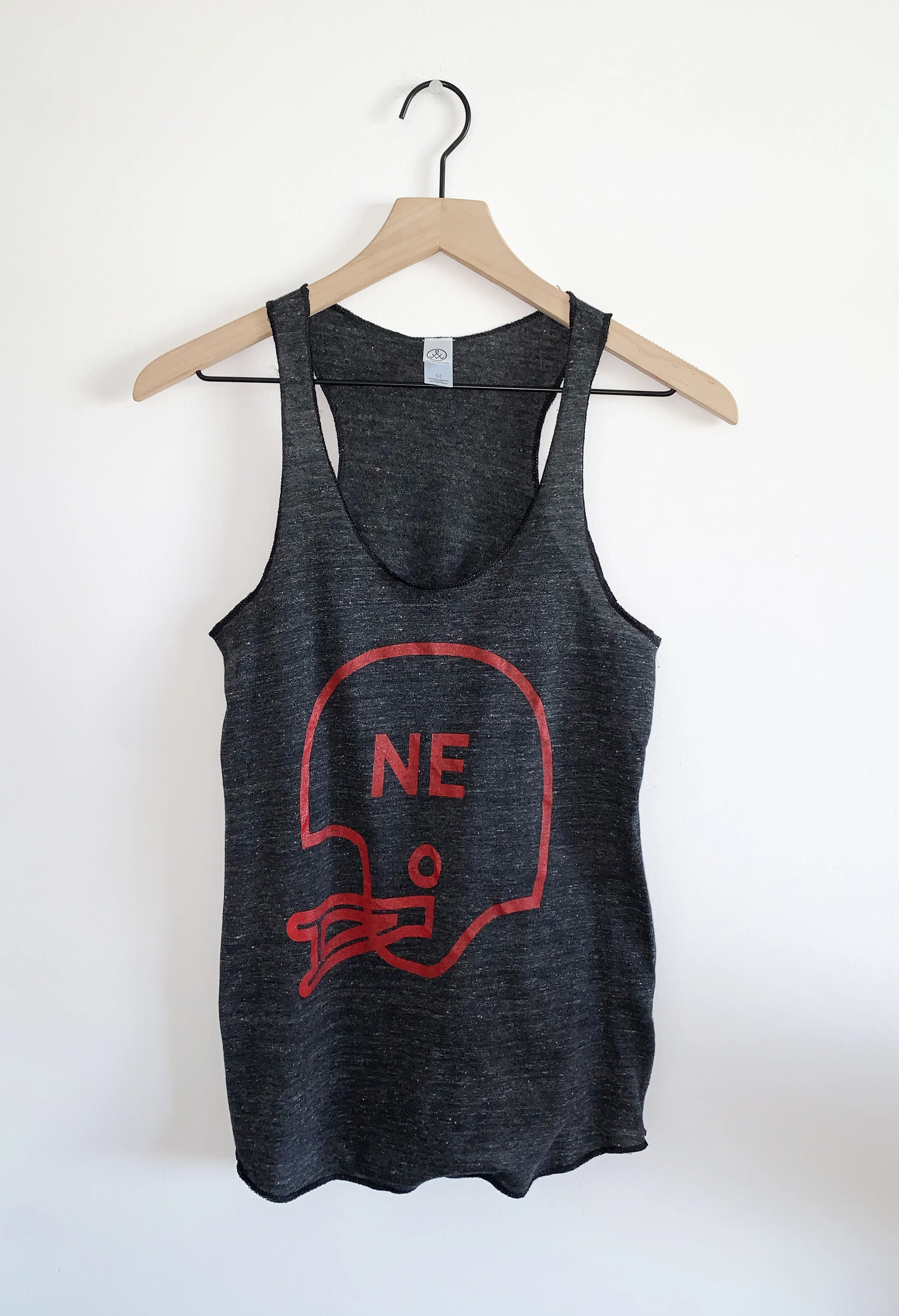 NE Helmet tank in heather black
