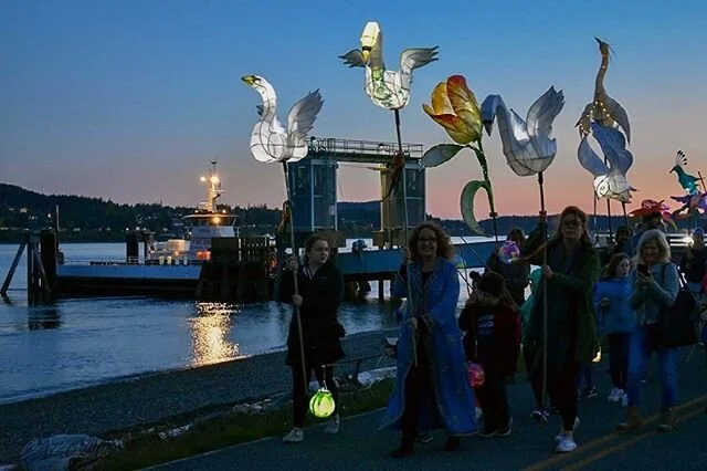 Happy Mother&rsquo;s Day!✨I&rsquo;m so grateful to be able to share this journey of light with my two daughters and grandkids! May we always keep on passing the torch of light and positivity!✨
&bull;
&bull;
&bull;
&bull;
#happymothersday #passingthet