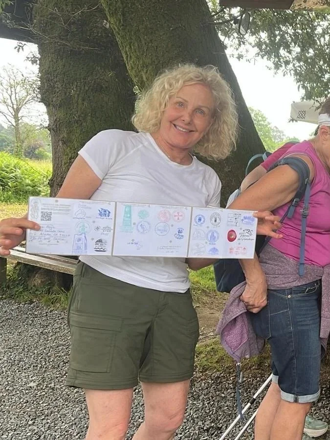 guided+Camino+trip+for+solo+female+travelers+french+way+path.jpg