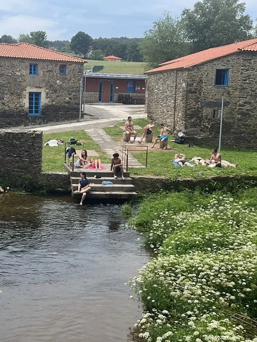 guided+Camino+trip+for+solo+female+travelers+stops+along+the+trail.jpg