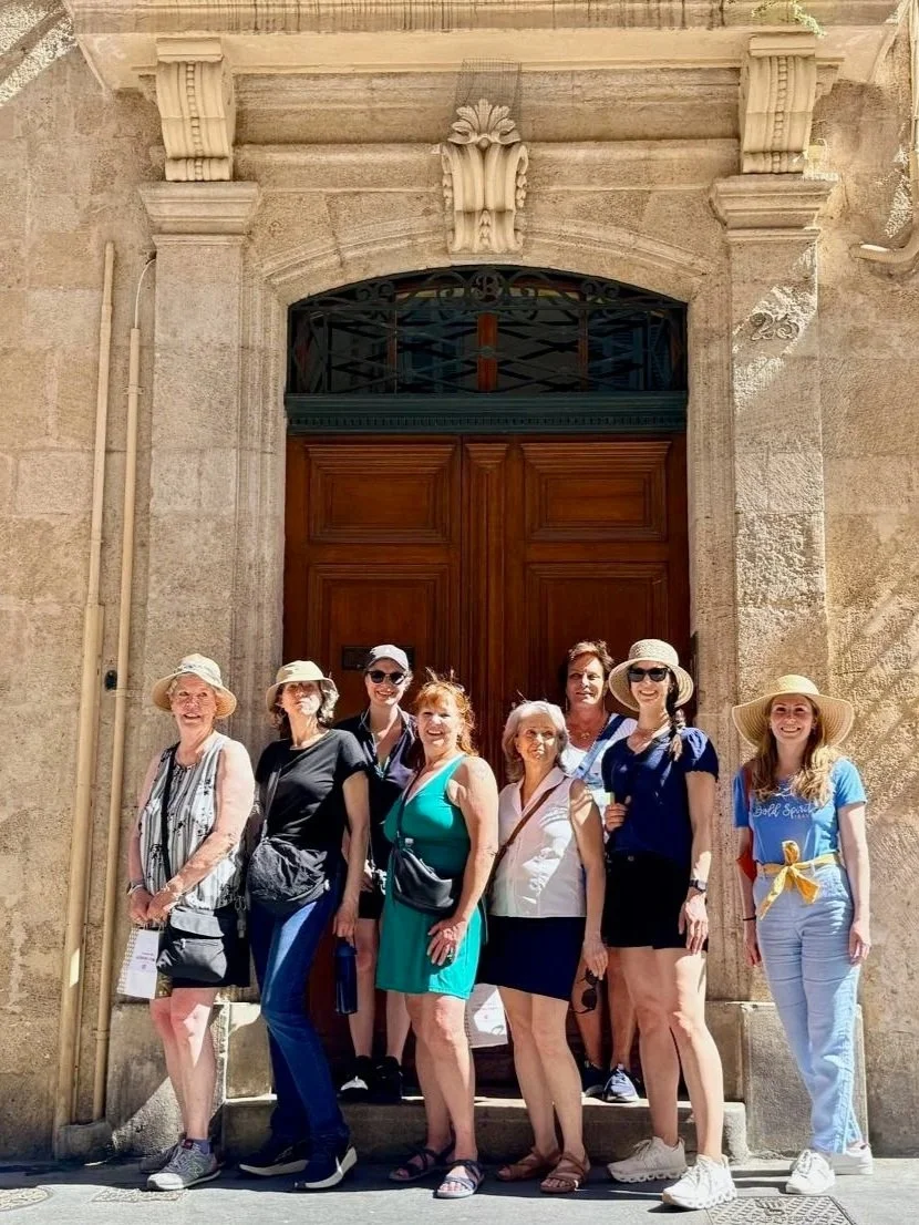 solo+female+travel+group+tour+in+aix.jpg