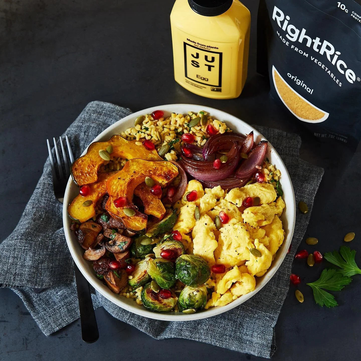 #Ad #GIVEAWAY ALERT!!! If one of your goals for the New Year is to eat more plant-based meals, @RightRice and @JUSTEgg make it a whole lot easier. There are countless delectable ways to combine these two products in dishes that are healthy, satisfyin