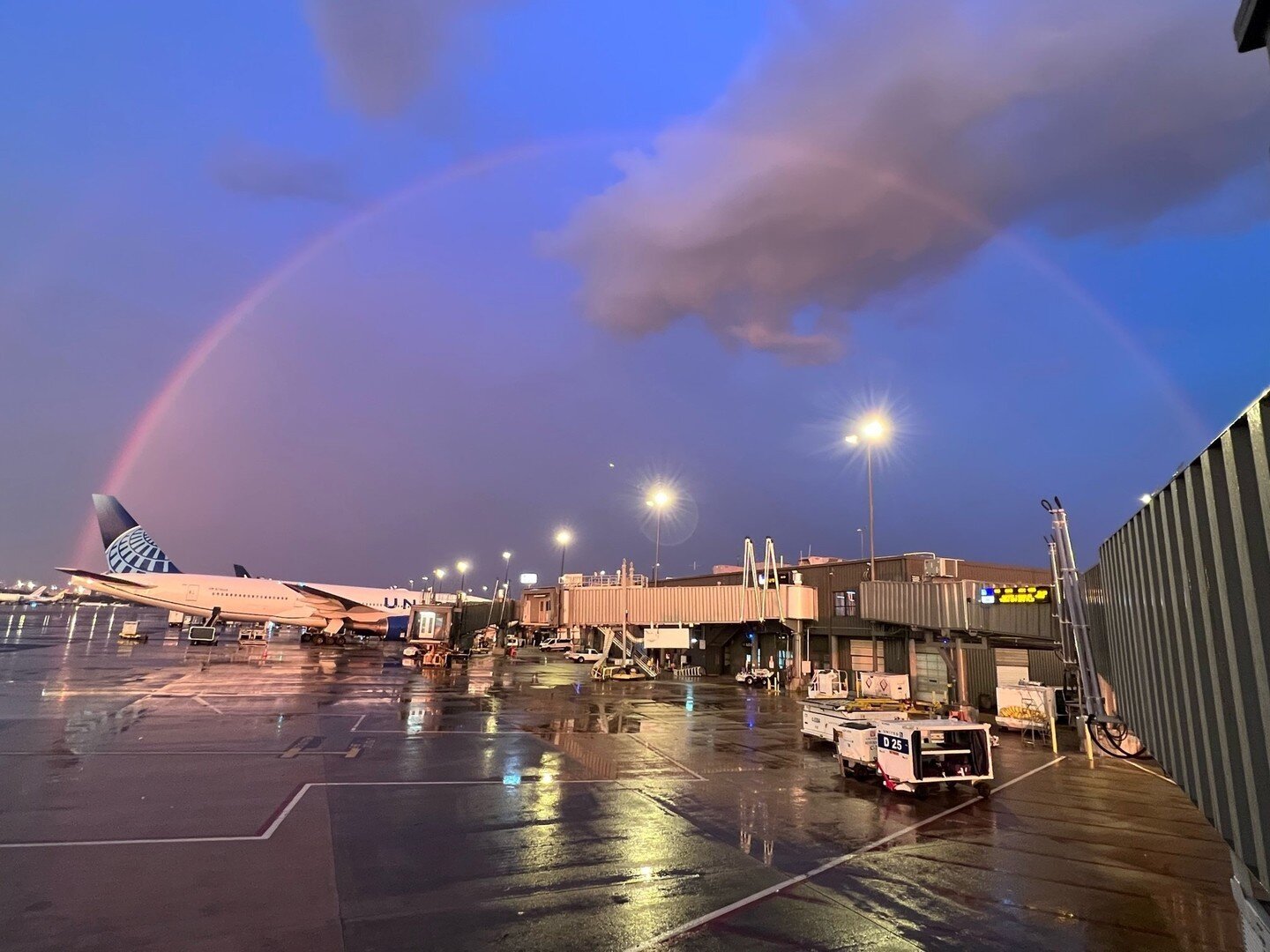 Pre-flight rainbow!⁠
⁠
#MesaAirlines