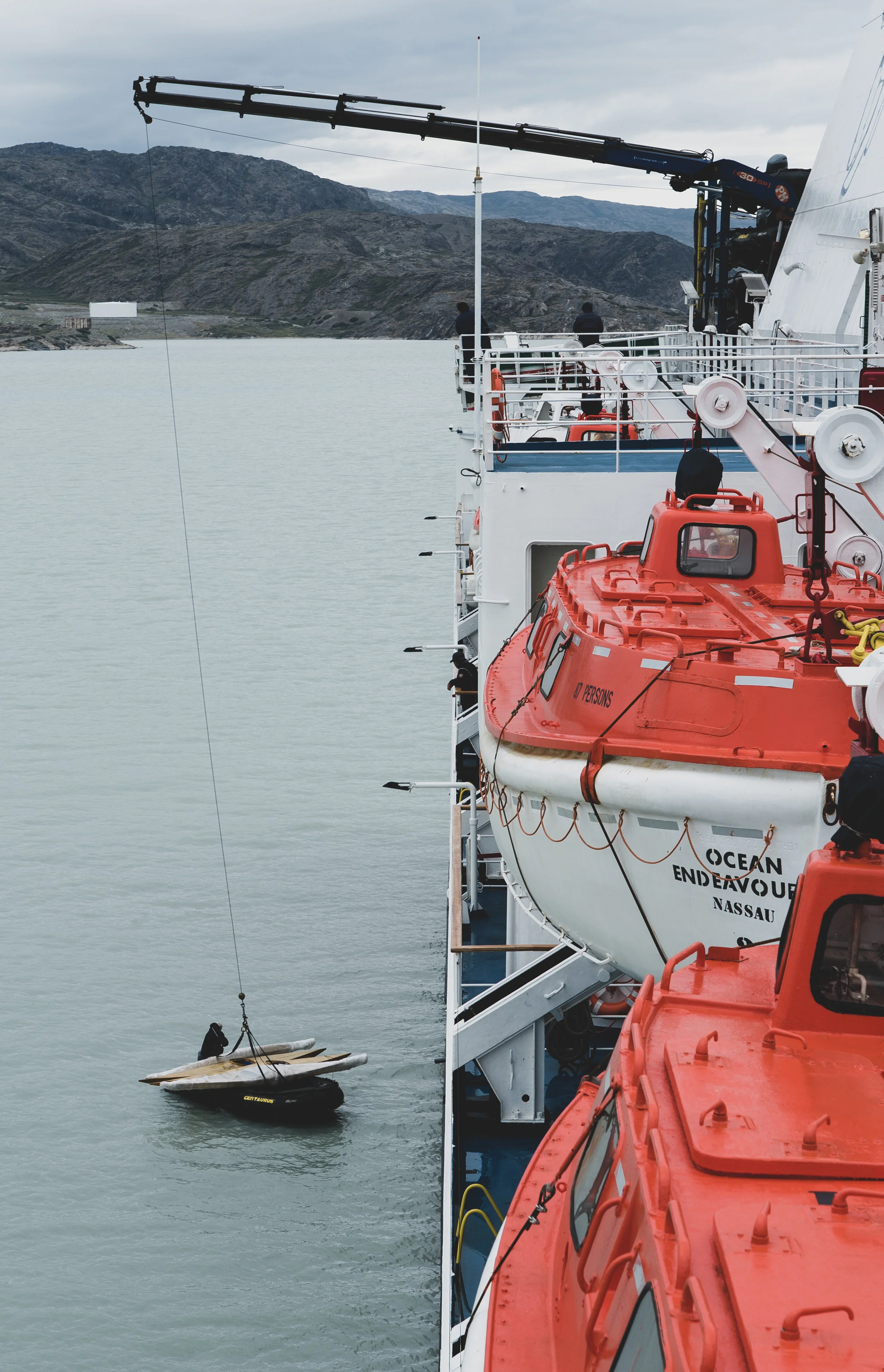 We brought a lot of gear with us on the ship; qajaqs and paddle boards included.