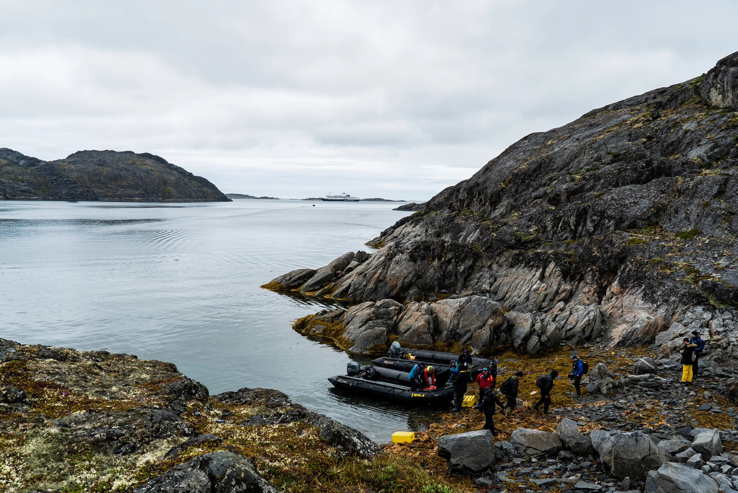 Dry landing in Itilleq. What is a wet landing you may ask? You shall see later…