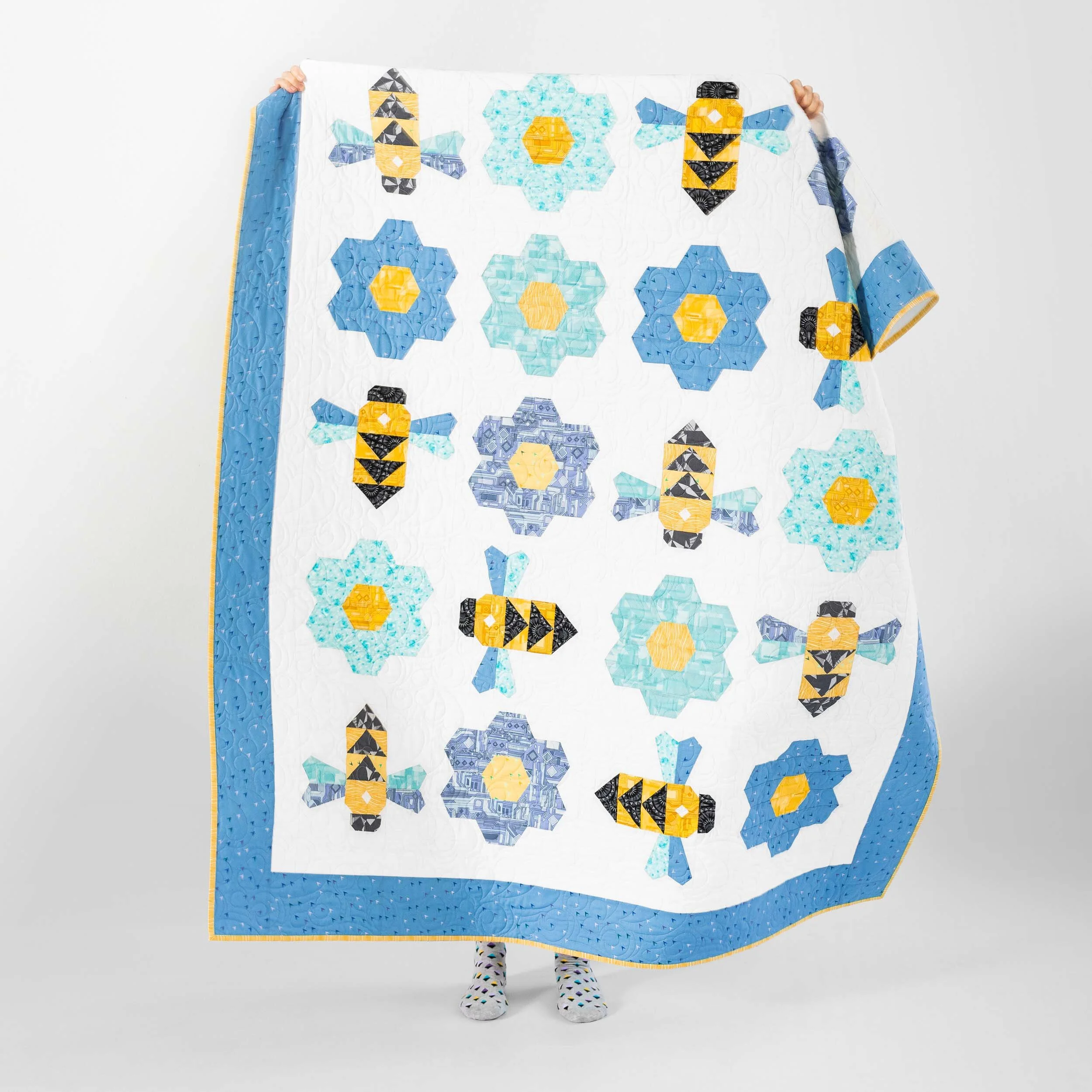 Bee_BP_Hero_20190909_722617_Busy-Bees-Fractals_Quilt_13452_4883194.jpg