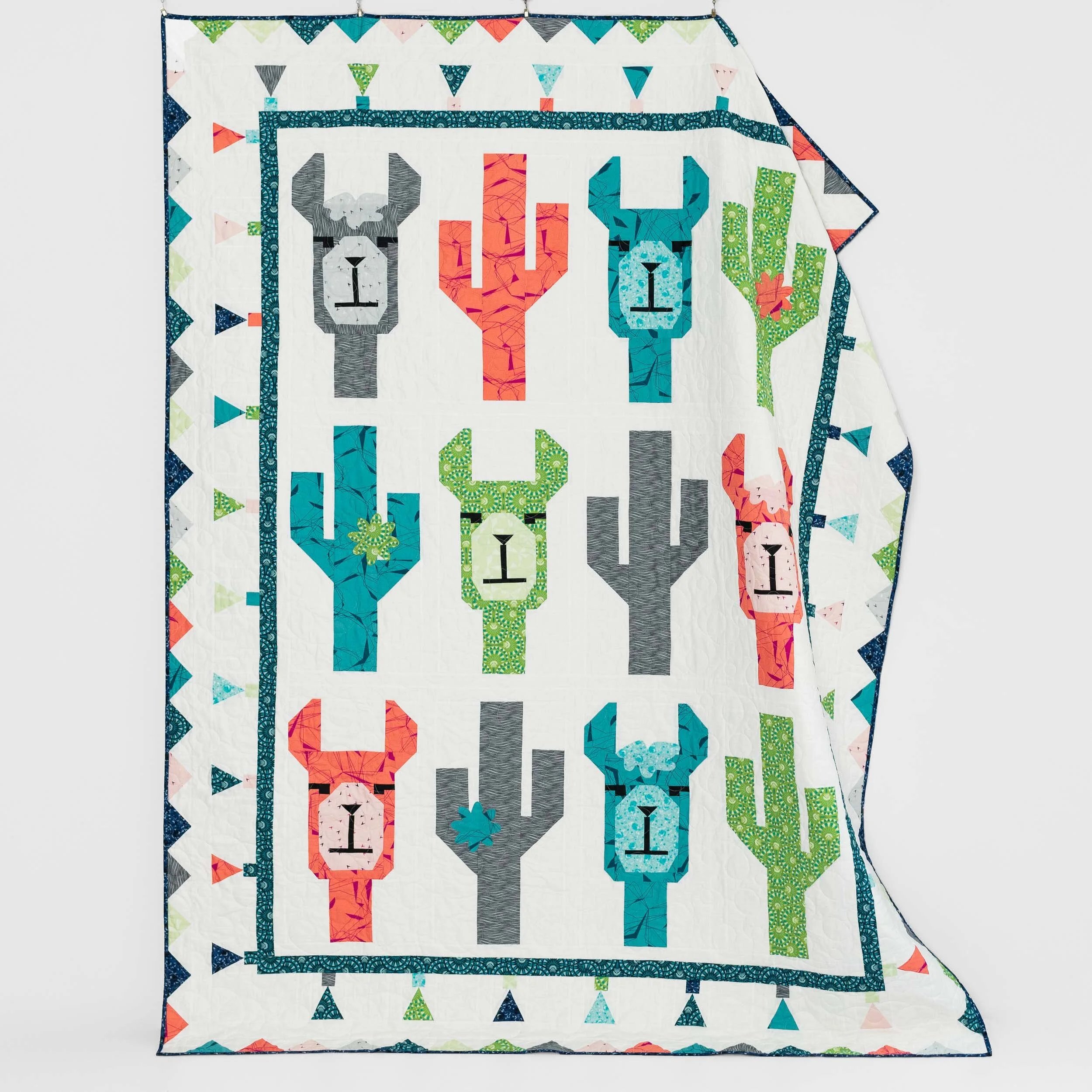Llama_BP_Hero_20190917_722607_A-Lotta-Llamas-Fractals_Quilt_14670_4971585.jpg