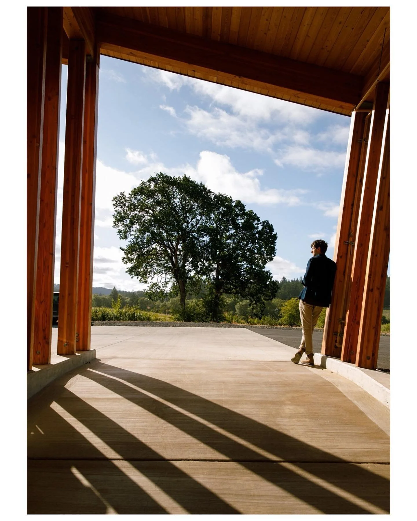 Wine and sunshine with @abbottclaim 🍷