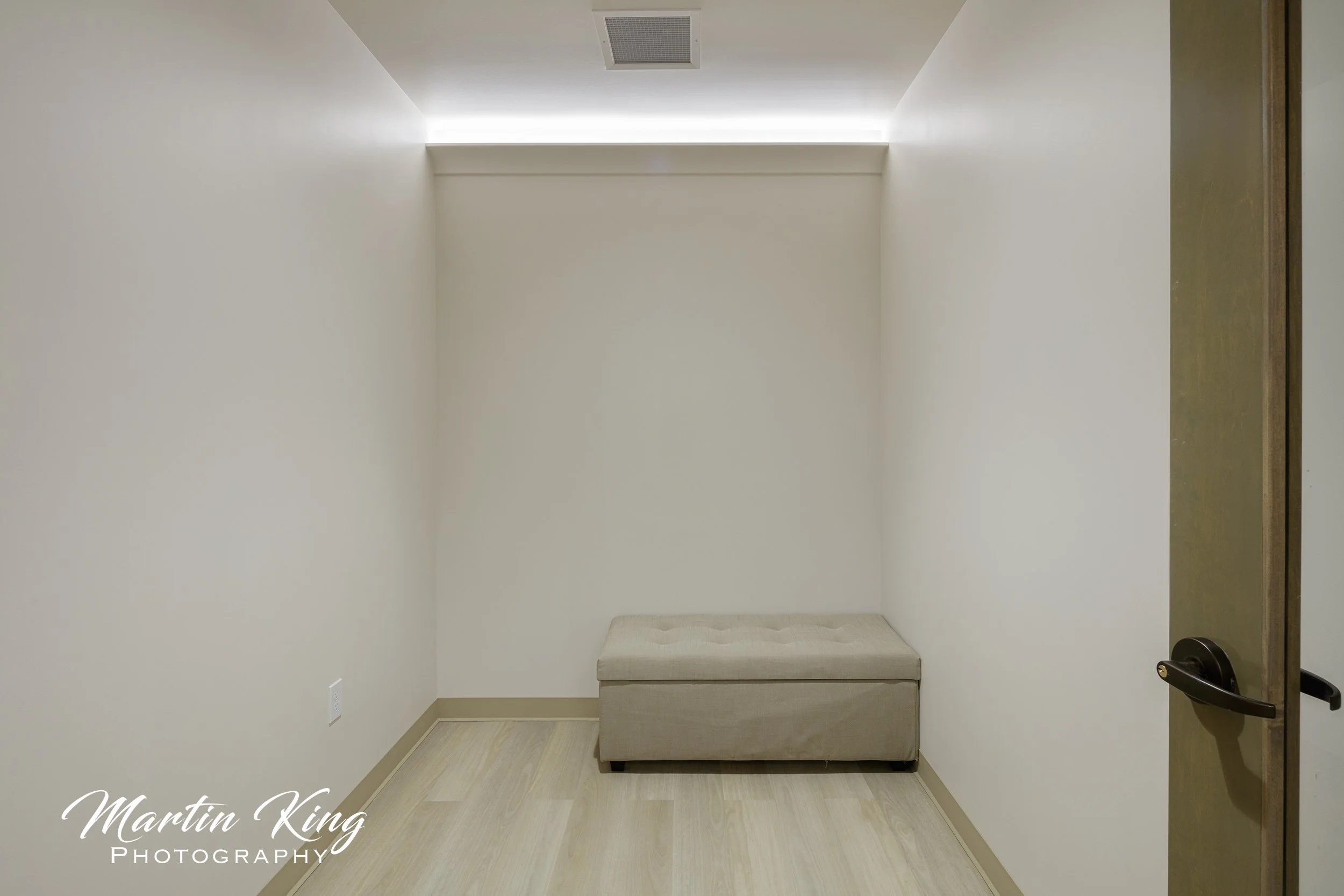 dressing_room_wm.jpg
