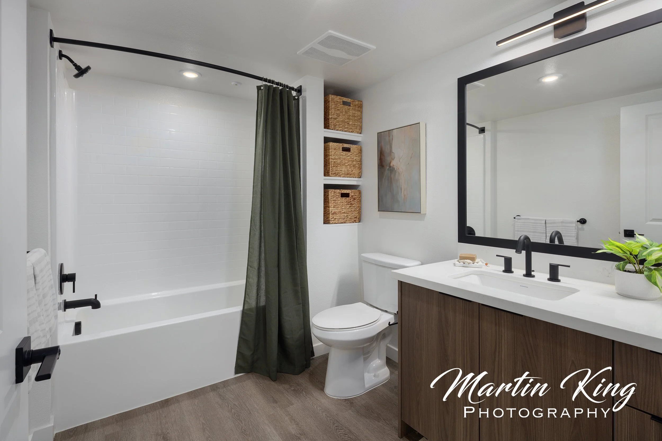 model_bath_wm.jpg