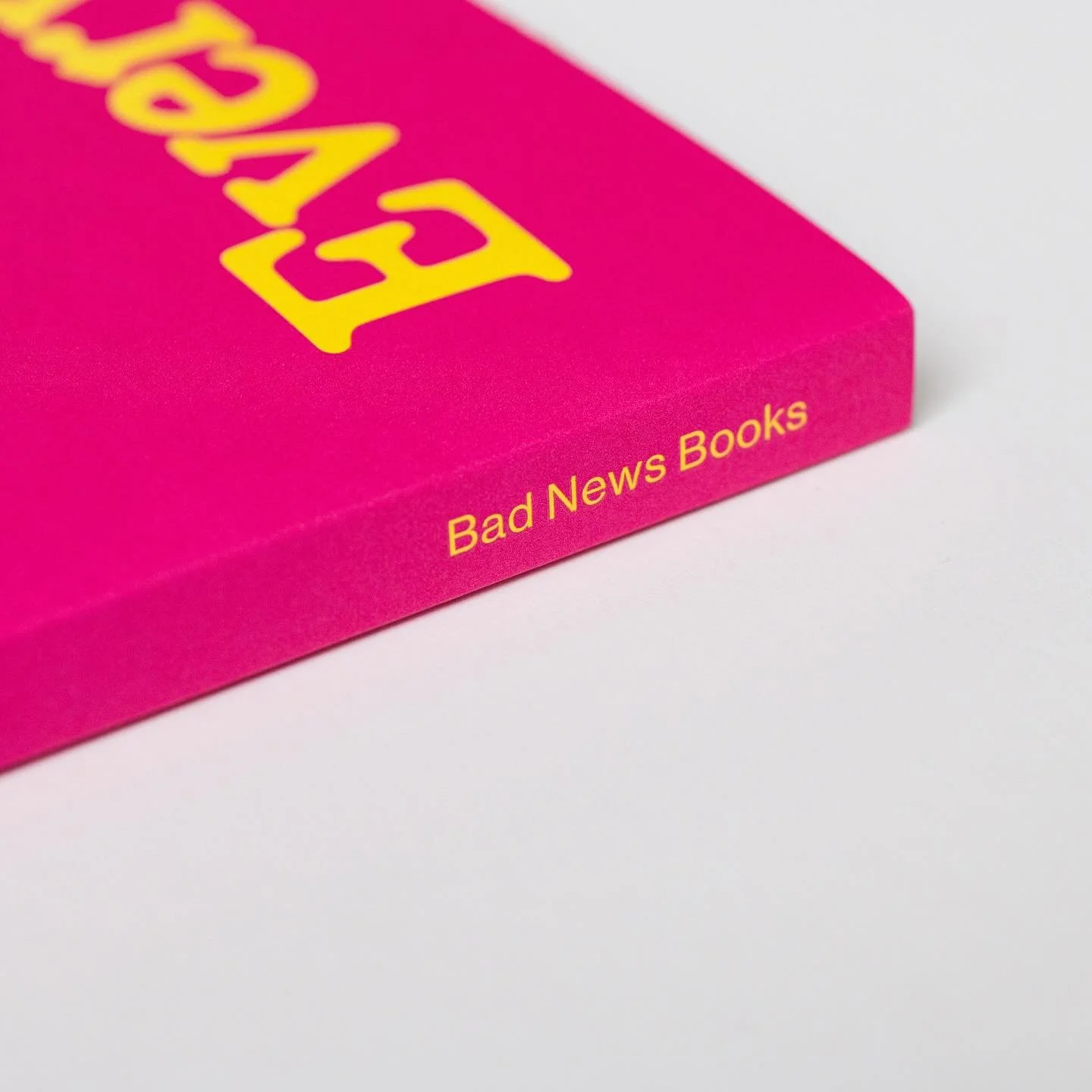 badnewsbooks_1746263717_3624245204760214804_1701430890.jpg