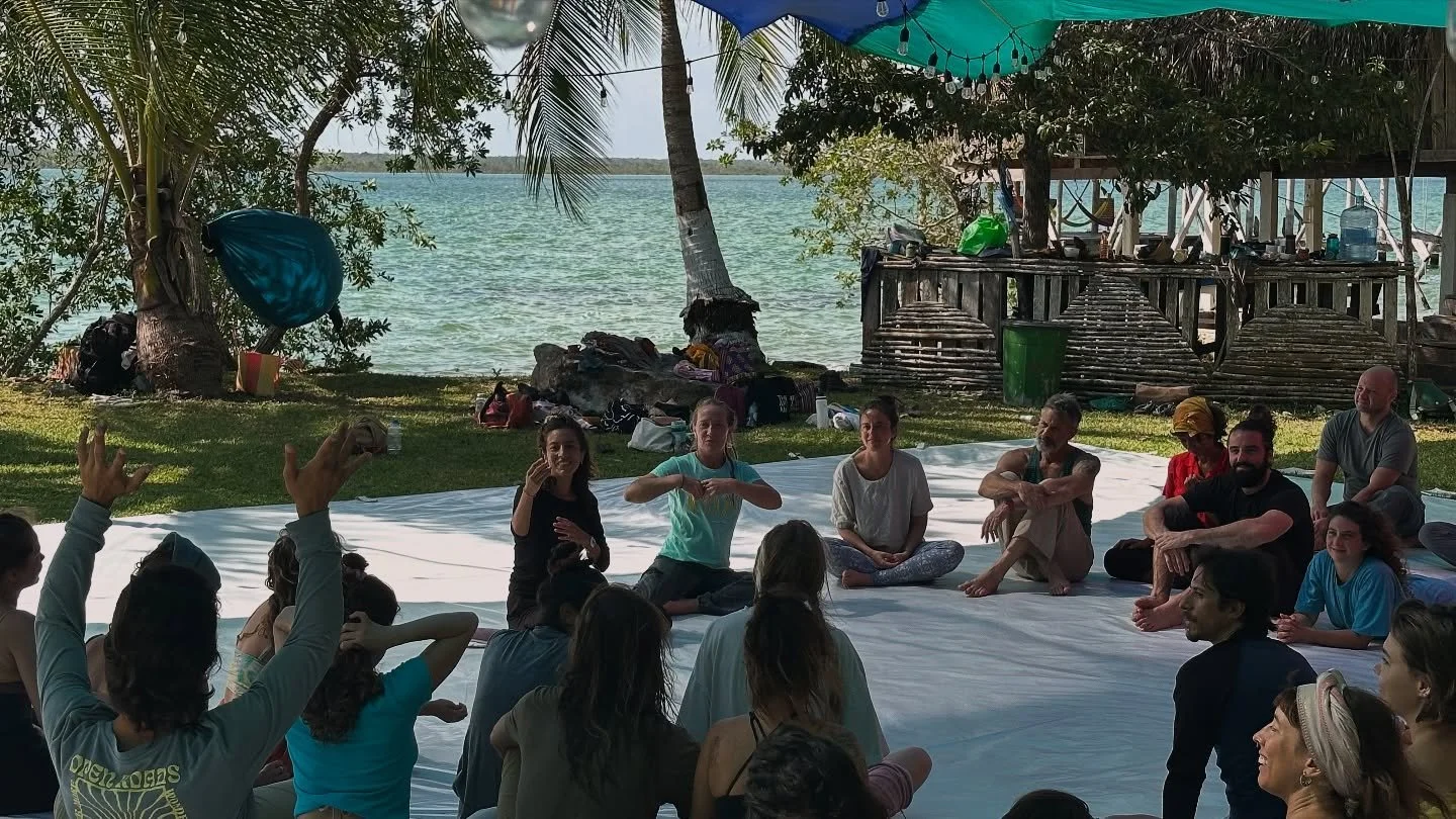 Durante la introducci&oacute;n de la clase de agua que impart&iacute; en la inmersi&oacute;n del festival Contact and Flow 2025 💦

𝘋𝘶𝘳𝘪𝘯𝘨 𝘵𝘩𝘦 𝘪𝘯𝘵𝘳𝘰𝘥𝘶𝘤𝘵𝘪𝘰𝘯 𝘰𝘧 𝘵𝘩𝘦 𝘸𝘢𝘵𝘦𝘳 𝘤𝘭𝘢𝘴𝘴 𝘵𝘩𝘢𝘵 𝘐 𝘵𝘢𝘶𝘨𝘩𝘵 𝘢𝘵 𝘵𝘩𝘦 𝘊