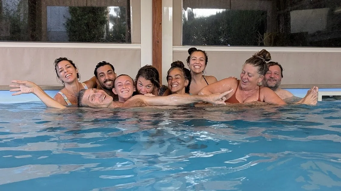 Agradecimientos totales Valencia 🇪🇸❤️

Gracias gracias gracias gracias 🙏🏽✨
Me voy con el coraz&oacute;n flotando de alegr&iacute;a ! 

Hermoso conocerles y profundizar en grupo todos estos d&iacute;as 💦

Gracias @giobaccarani @ines.oz_serenelagu