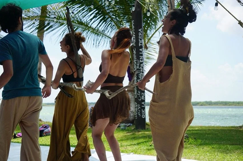 Querida comunidad: Les comparto un 𝗺𝗲𝗻𝘀𝗮𝗷𝗲 𝗶𝗺𝗽𝗼𝗿𝘁𝗮𝗻𝘁𝗲 de agradecimiento y claridad sobre un ciclo lleno de aprendizajes y encuentros valiosos.

Despu&eacute;s de dos ediciones 𝗙𝗘𝗦𝗧𝗜𝗩𝗔𝗟 𝗘𝗡𝗖𝗨𝗘𝗥𝗣𝗔𝗥 ha llegado a su 𝗙𝗜?