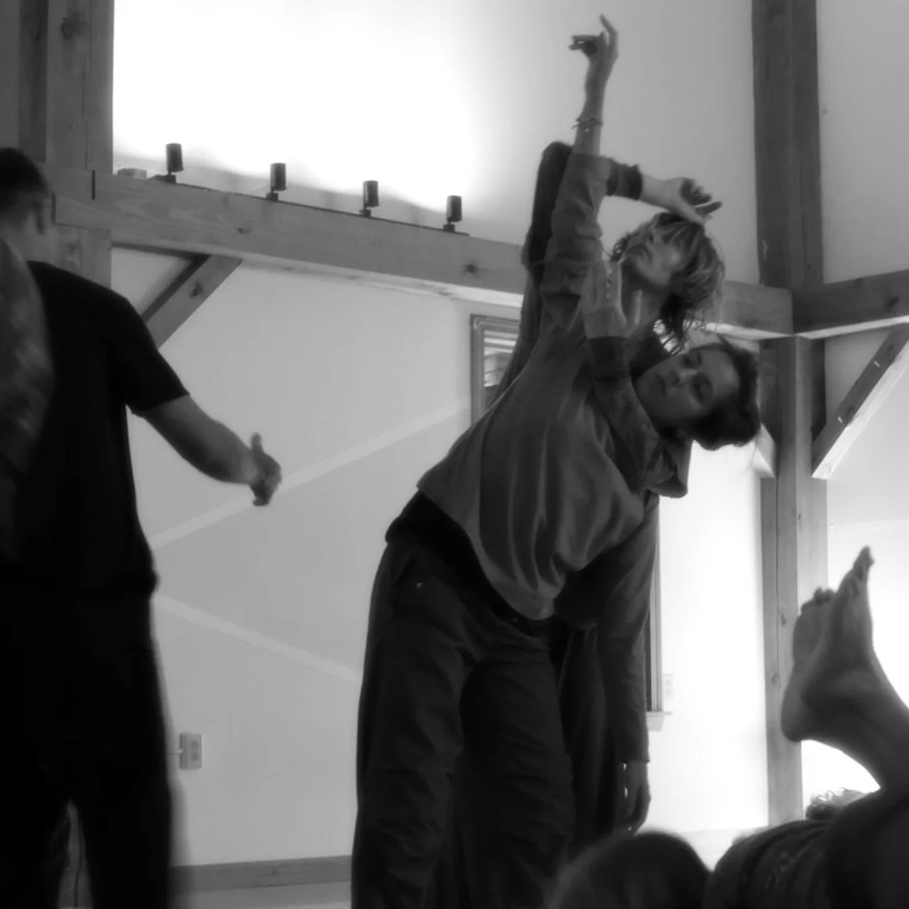 The body becoming the landscape, the question&hellip; and gravity becoming the dance. The fragility of support, the beauty of the fall&hellip; CI, a way of remembering how to be in the world.

Here with my dear friend Hilary Kennedy @deerhilldance at