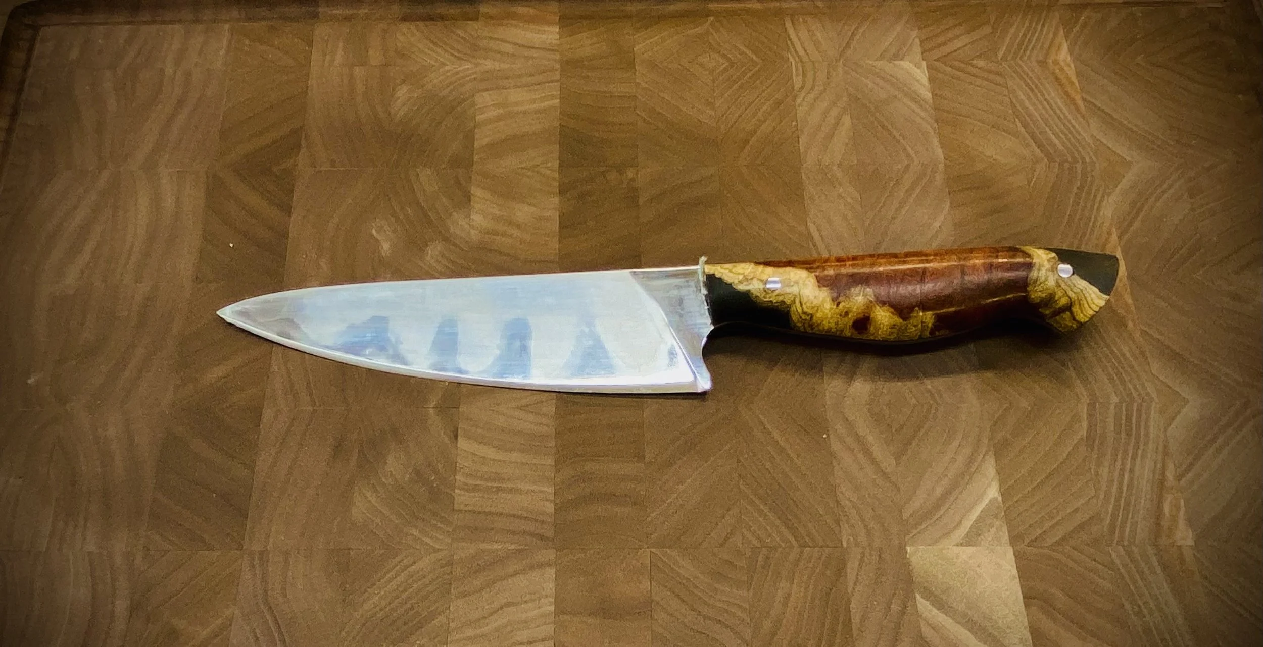 Petty kitchen knife - With Hamon line & Bloodwood burl handle