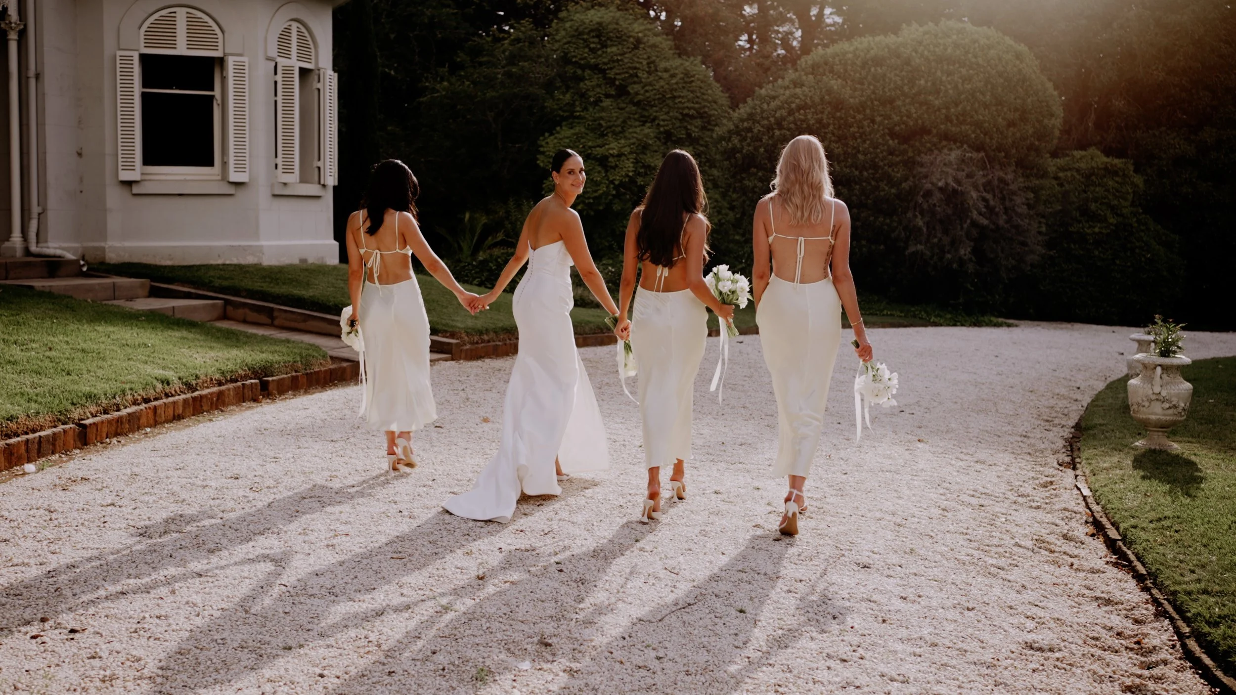 Framegrab_Maja_Alex_girls_walking.jpg