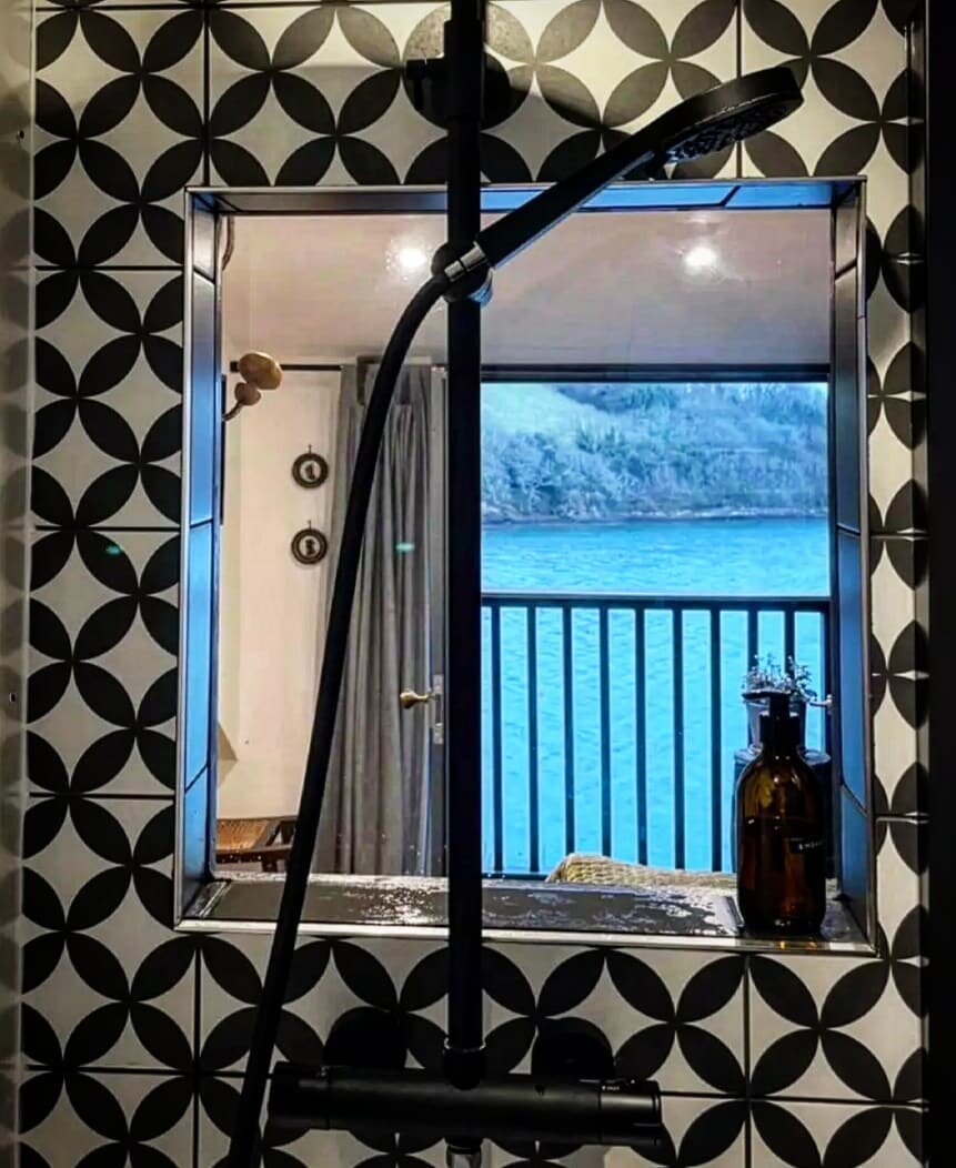 The view of the sea as seen from the Boathouse shower! Thanks @harrietpopham for this great shot.

#showerwithaview