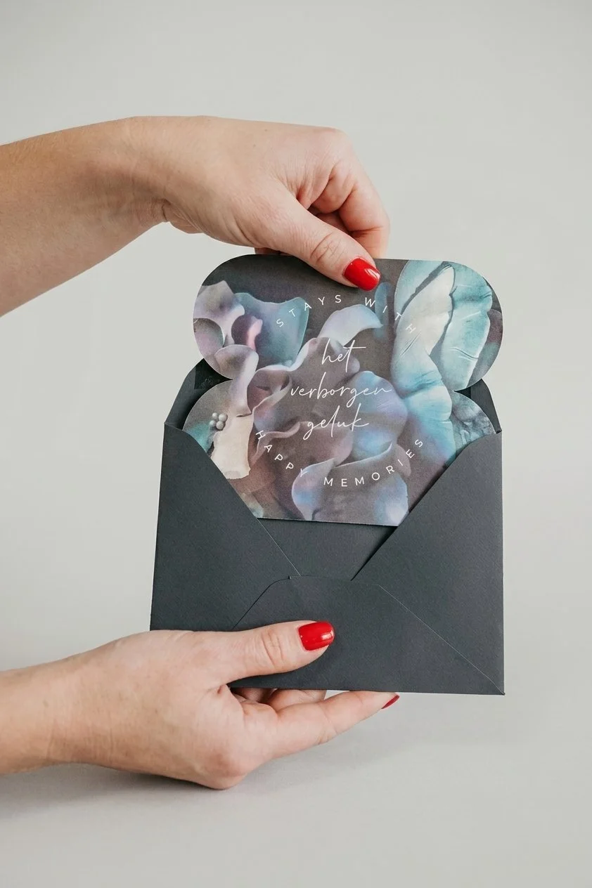 Cadeaubon van B&B Het Verborgen Geluk in een envelop, cadeau voor een overnachting in Zeeland