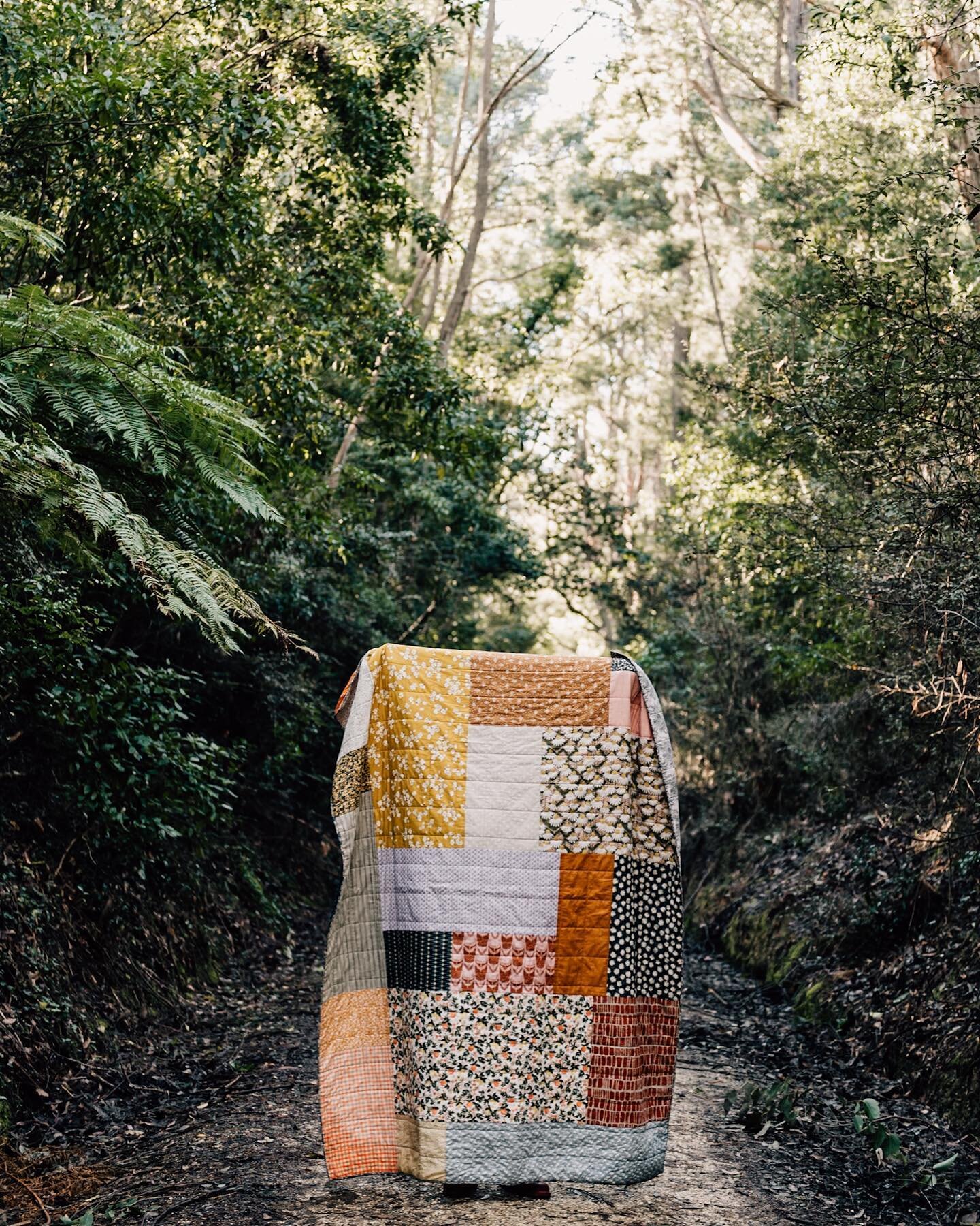 Recent work for @amykallissa ❤️

If you head over to @the_everydaymakers we are giving away the pattern to this gorgeous quilt.
Lockdown project perhaps?