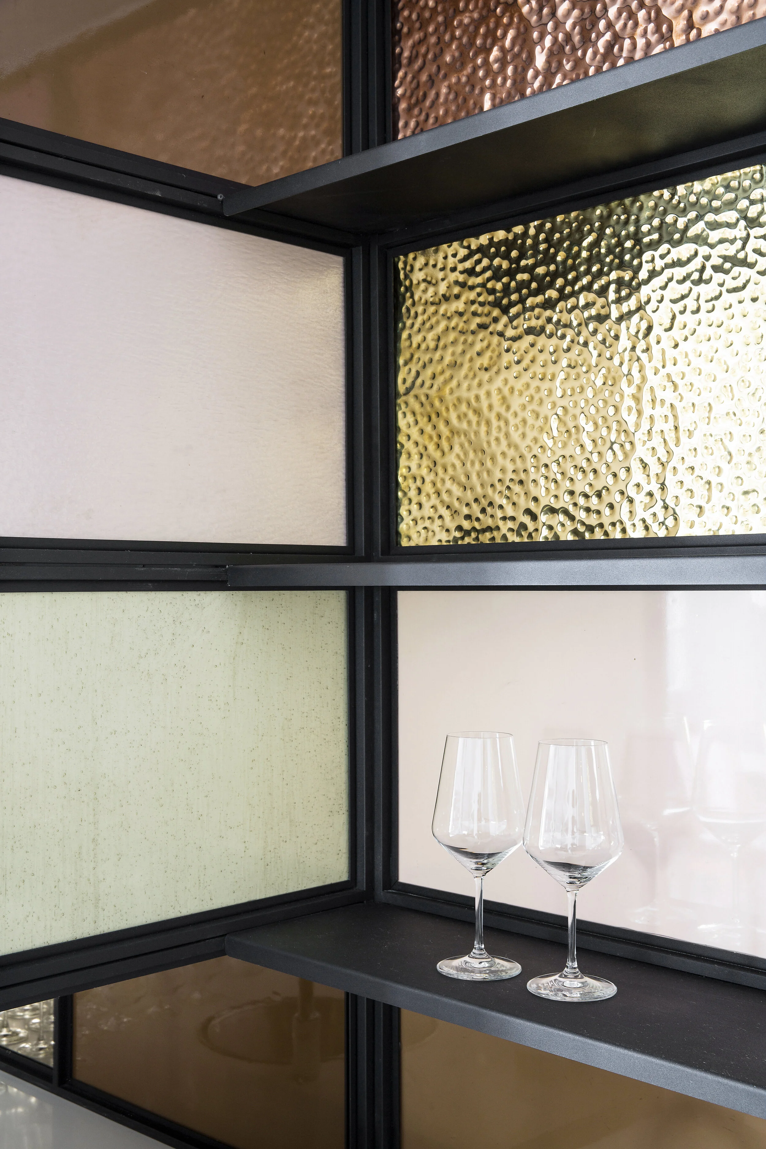 11-ATELIER INTERIORS-COMMERCIAL DESIGN-MULBERRY&PRINCE-RESTAURANT-SHELVING-DETAIL.jpg