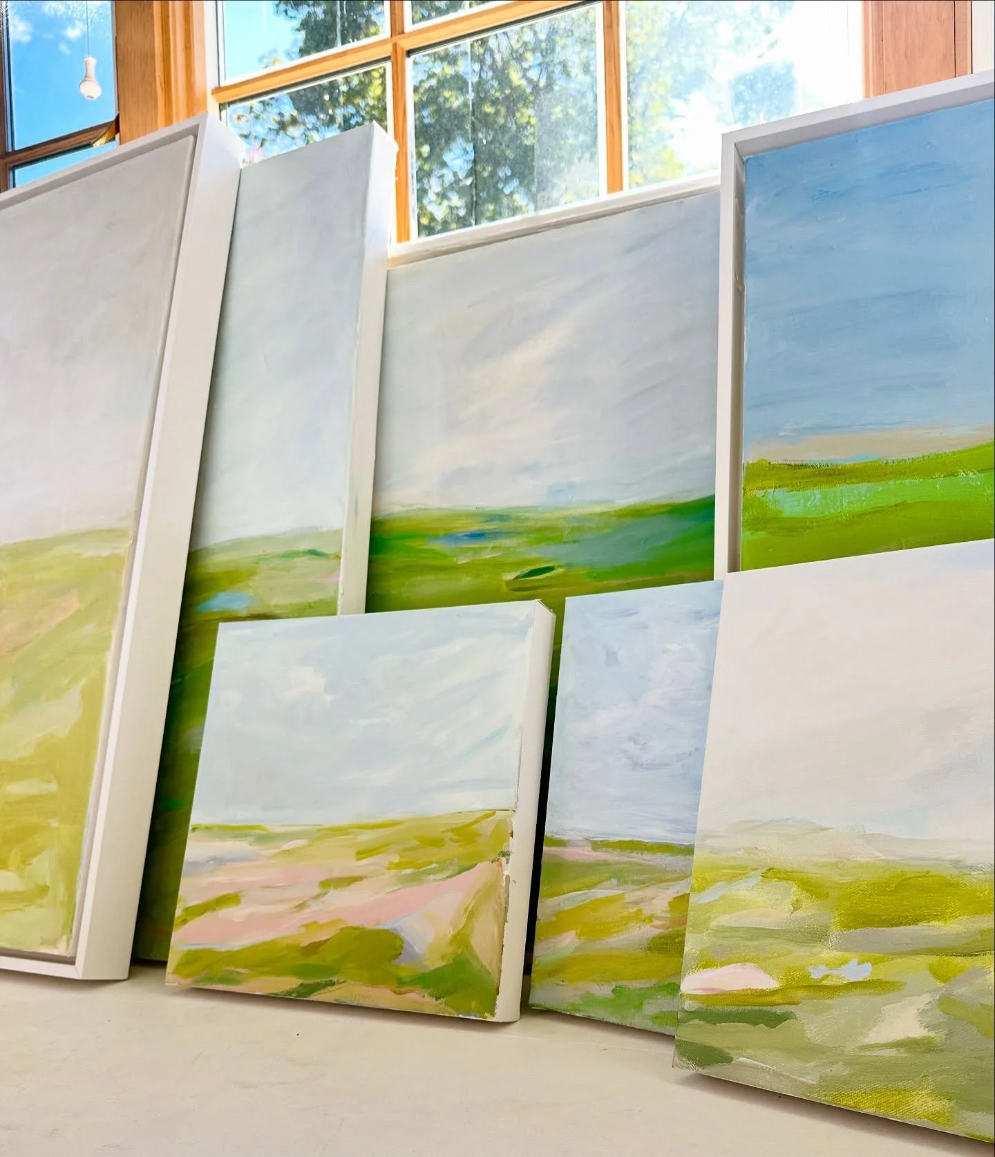 ✨Sneak Peek✨
My new series inspired by the English countryside. 

I have always loved England, its beauty, culture and history and was lucky enough to live there for 7 years. 

I loved driving through the lanes, some so narrow you could practically t