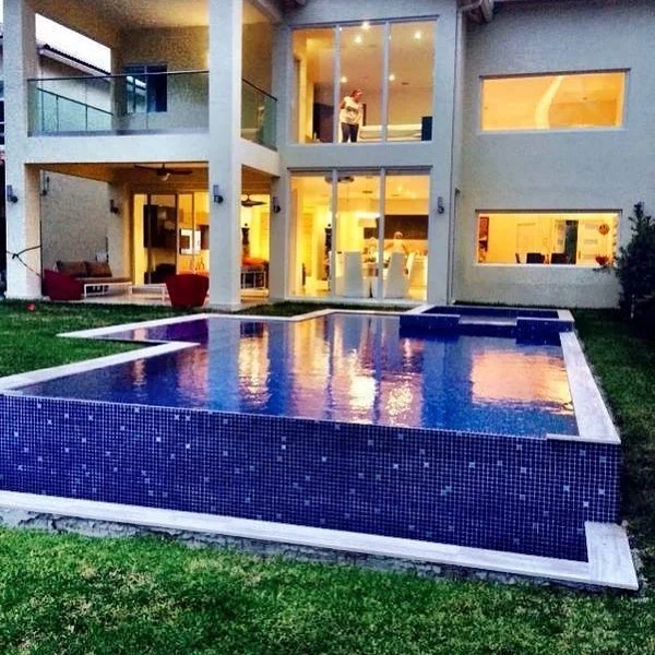 Infinity Pool!  #decor #construction #remodel #interiordesign #architecture #luxuryhomes #luxurylivings #luxury #highend #miami #miamibeach #southbeach #aventura #coconutgrove #brickell #miamicontractor #contractormiamidade #homedecor #home #keybiaca