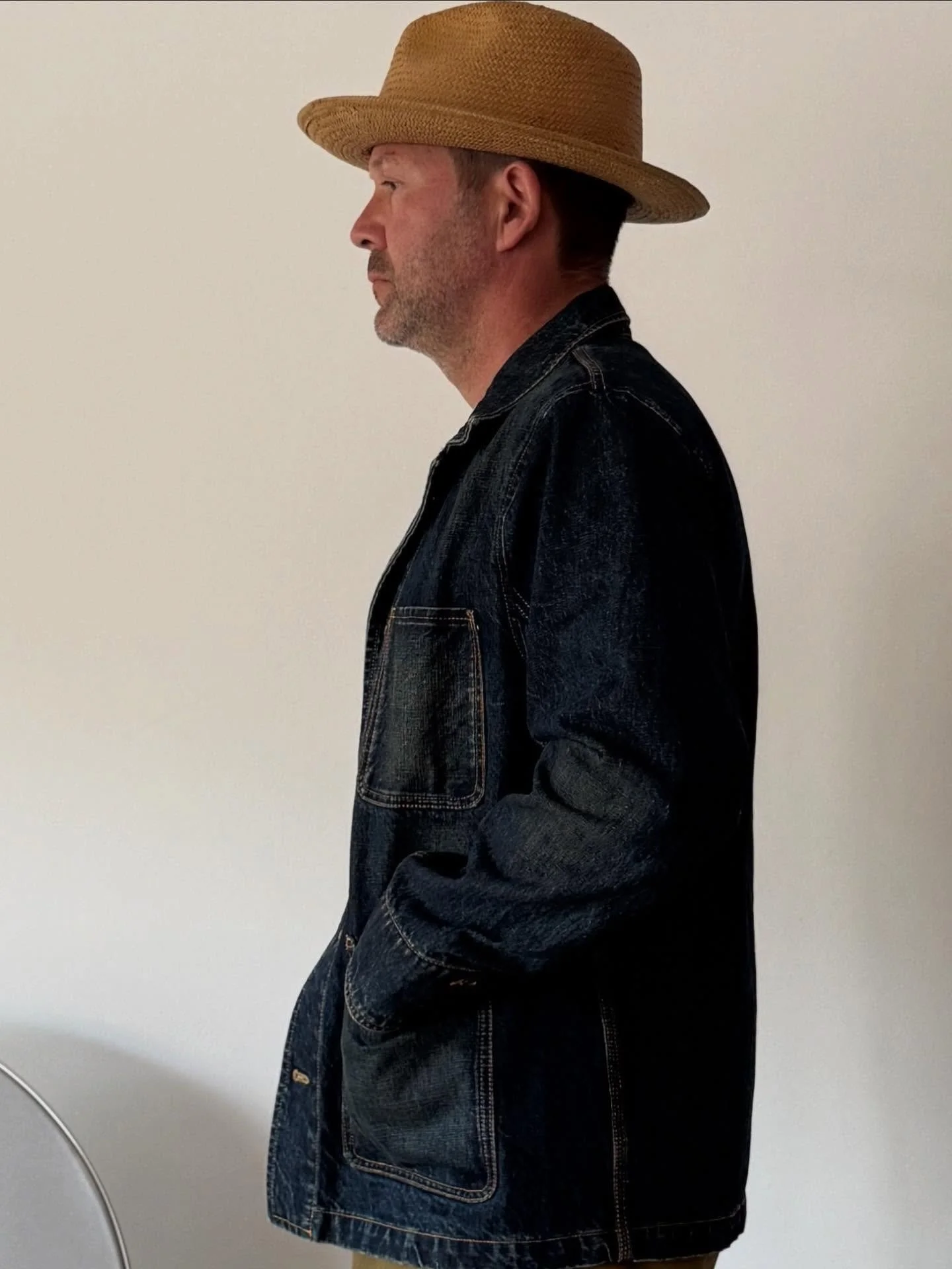 💙IIN STOCK💙 preorders went out today!
15oz Chore Coat made with Nehon Menpu Selvedge Denim, we chose Nihon Menpu for this production run as they are a gatekeeper of Japanese high quality denim. Nihon Menpu continues with traditional rope dyeing of 