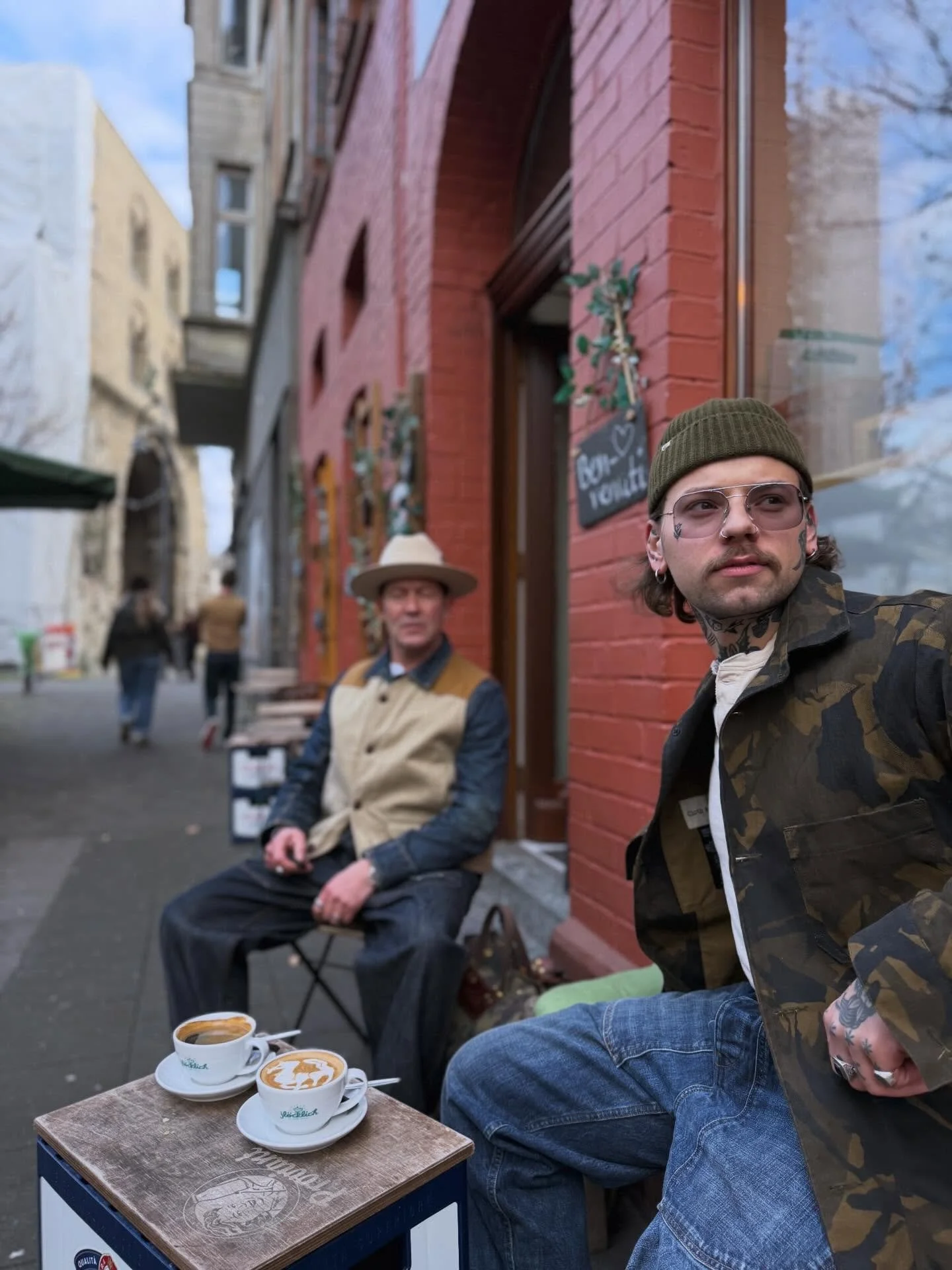 #looksgoodactstough 
SWISS ARMY IN DENIM NOW AVAILABLE FOR ORDER AGAIN ON WEBSITE FOR DESPATCH 2 JANUARY
13oz Camouflage Herringbone Twill Waxed Cotton (Halley Stevensons) Chore Coat
- Corozo Nut Buttons 
- Organic Cotton lining
- Made in UK

Militar