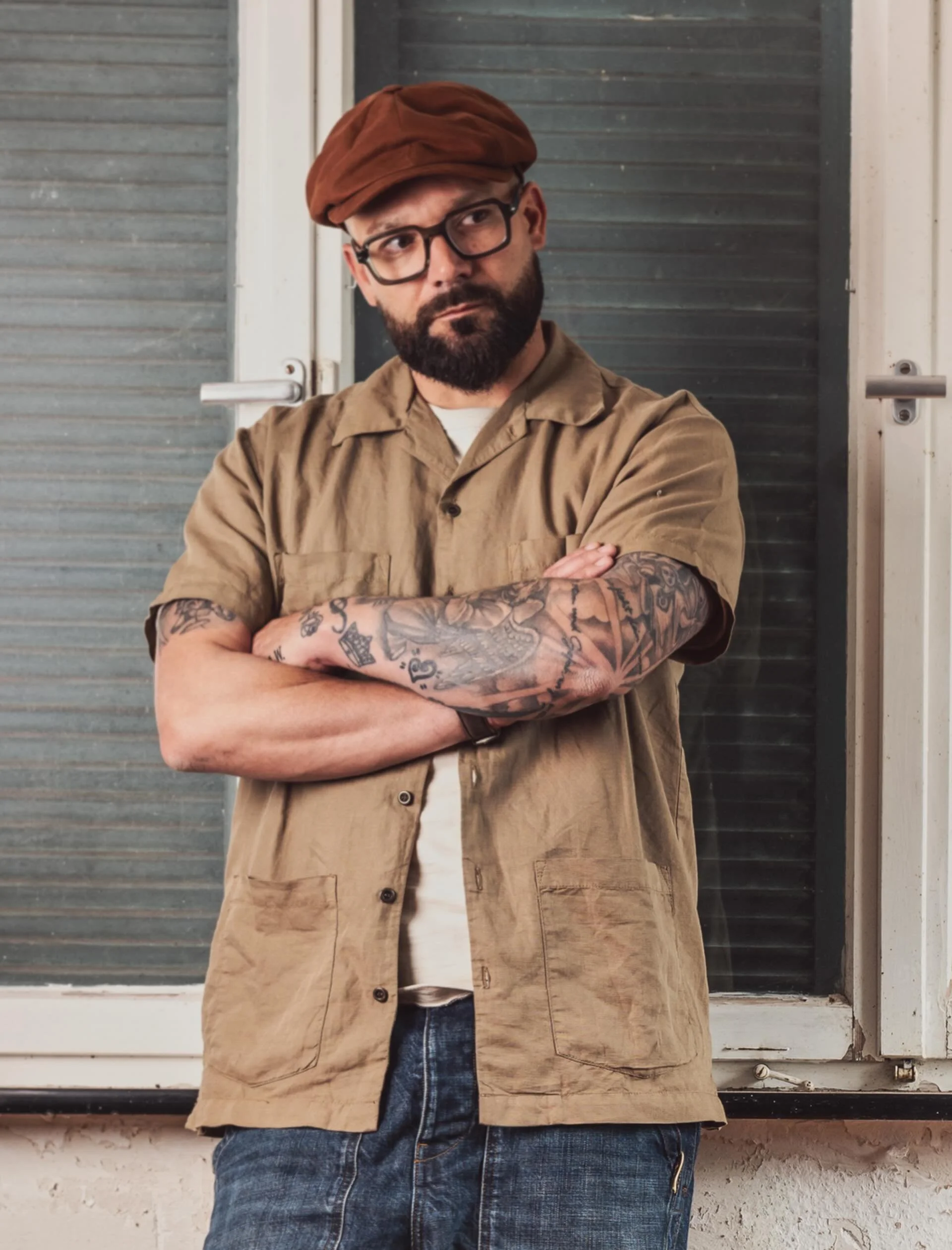 ,Our Short Sleeved Jungle Fatigue Shirt. 
Inspired by the 2nd Model Jungle Fatigue Jacket issued in the 1960s as part of the Tropical Combat Uniform 
Originally produced as a long-sleeved, soldiers would often modify them in-theater by cutting the sl