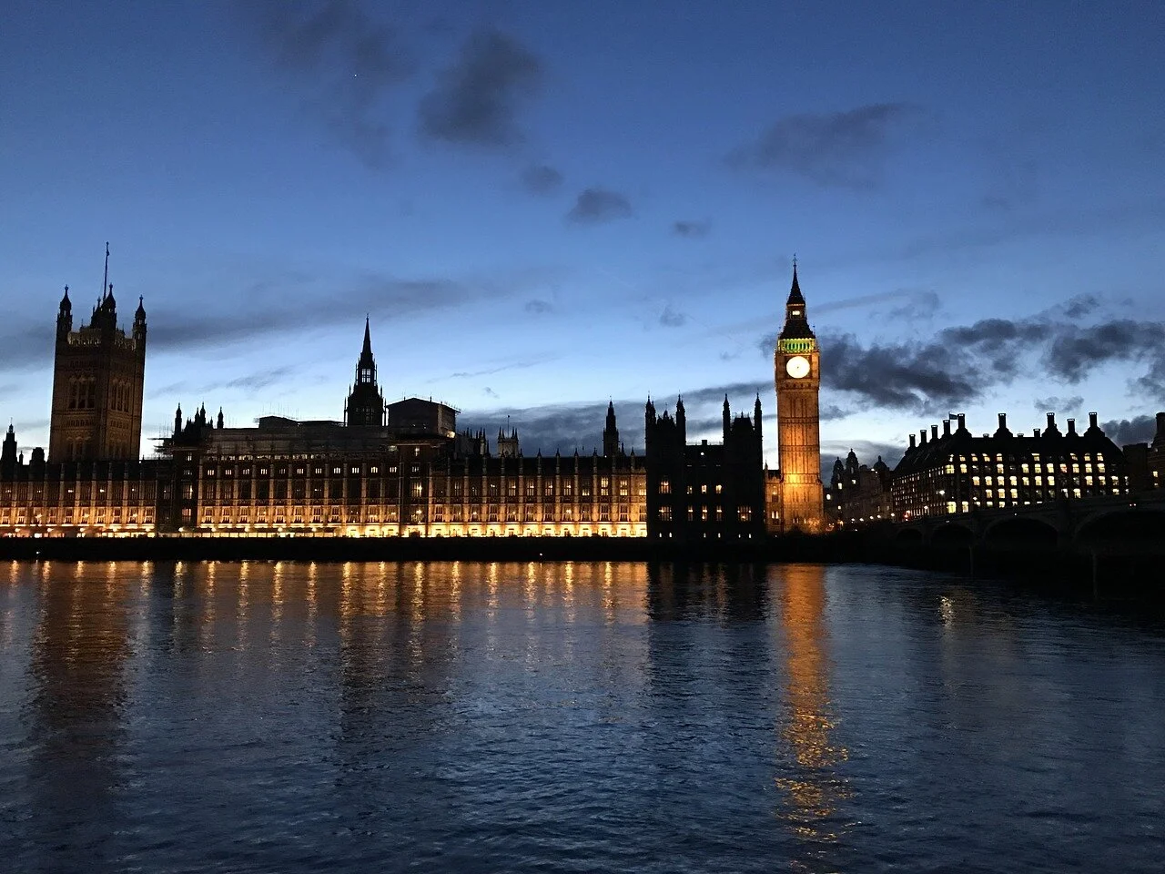 house-of-commons-2141504_1280.jpg