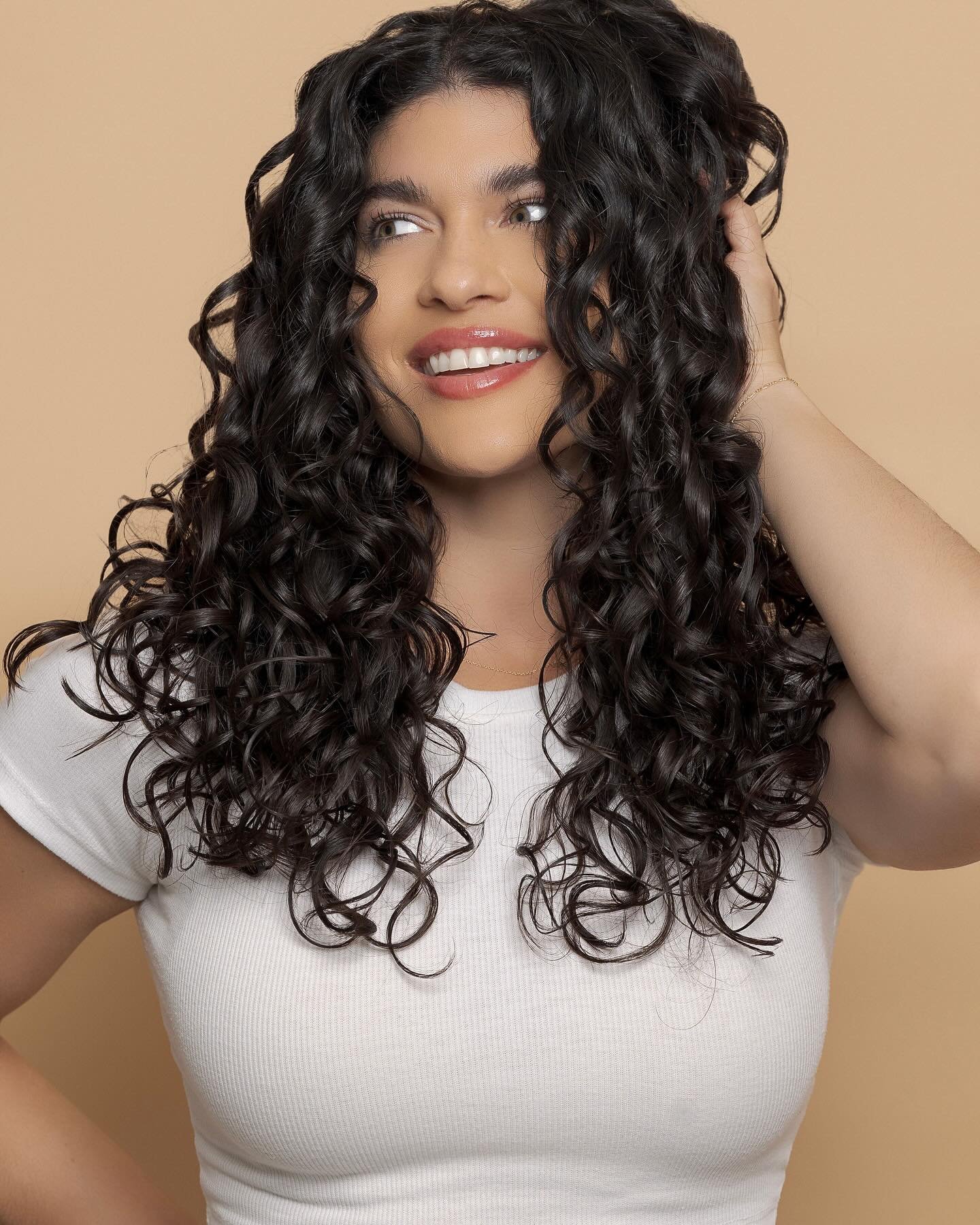 Today years old when I realized my hair was this curly🫢😍 Thank Jesus for @bouncecurl 👏🏼👩🏻&zwj;🦱 (women owned &amp; an Arizona local biz) 

Link in my bio for my MUST-HAVE products! 

&bull;
&bull;
&bull;
&bull;
&bull;
#bouncecurl #bouncecurlli