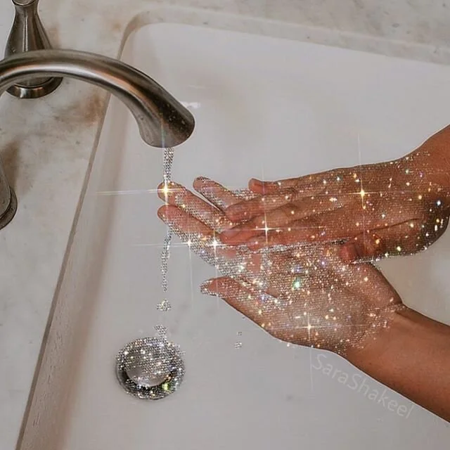 We get it! We&rsquo;re washing our hands! 🤦🏻&zwj;♀️ #SaysTheGirlWhoGotPinkEye 😂😂😜😘 #CoronaVirus #EveryoneStayCalm &amp;
#DontBuyUpAllTheToiletPaper