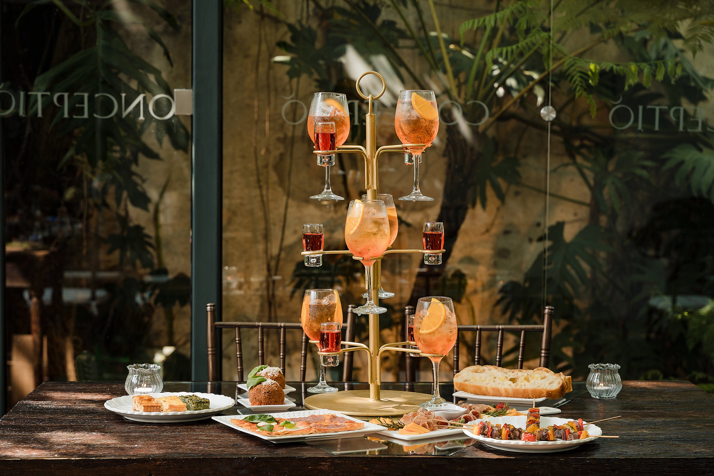 Una tarde de cocteles y boquitas mediterraneas en Conceptio Antigua Guatemala