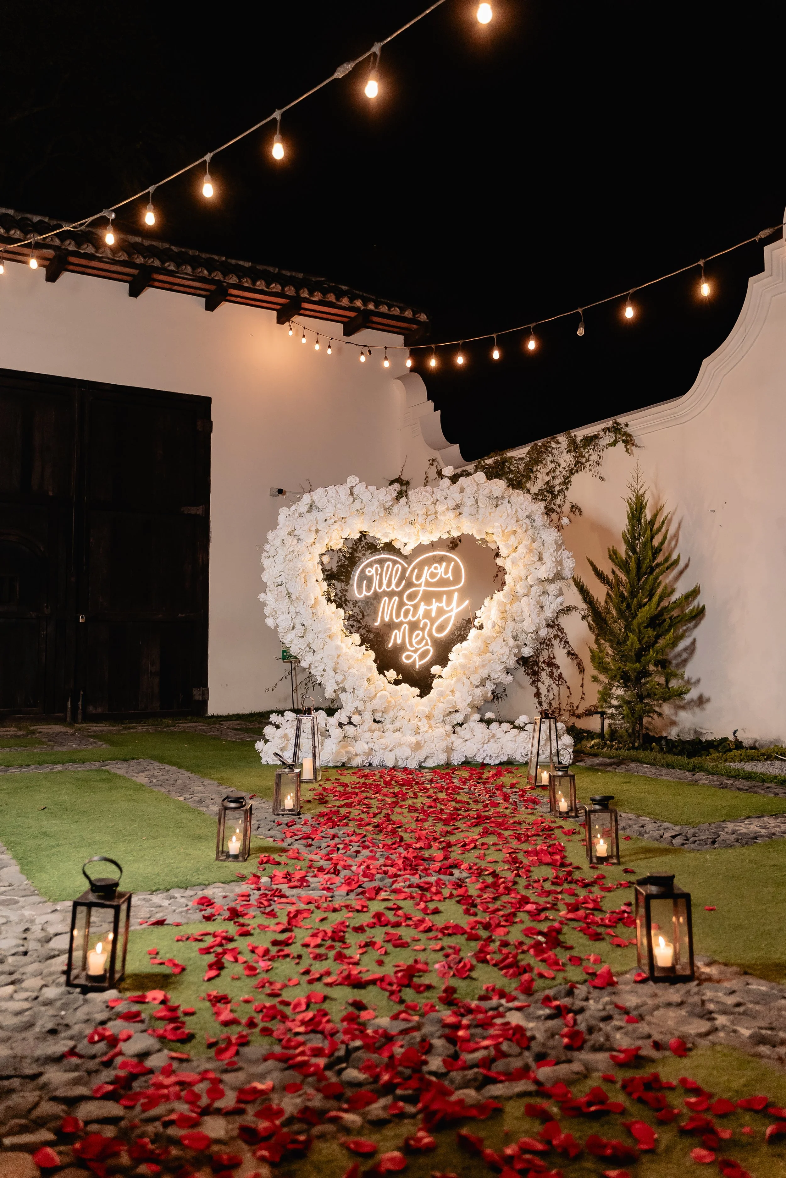 Una romántica cena o propuesta de matrimonio o noviazgo en Conceptio Antigua Guatemala