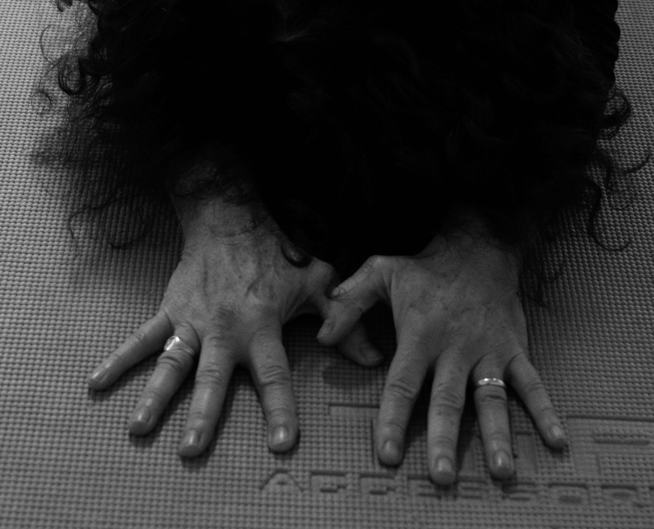 Jules Yoga16 BW.jpg