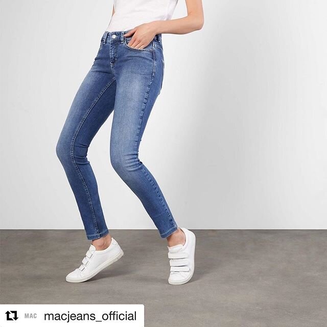 Now at the Brad Hughes Showroom @macjeans_official 
Come fall in love with the  Dream Skinny Authentic 💙  The Dream Authentic Denim combines the characteristics of the Dream Denim with an authentic look, with a special composition and excellent elas