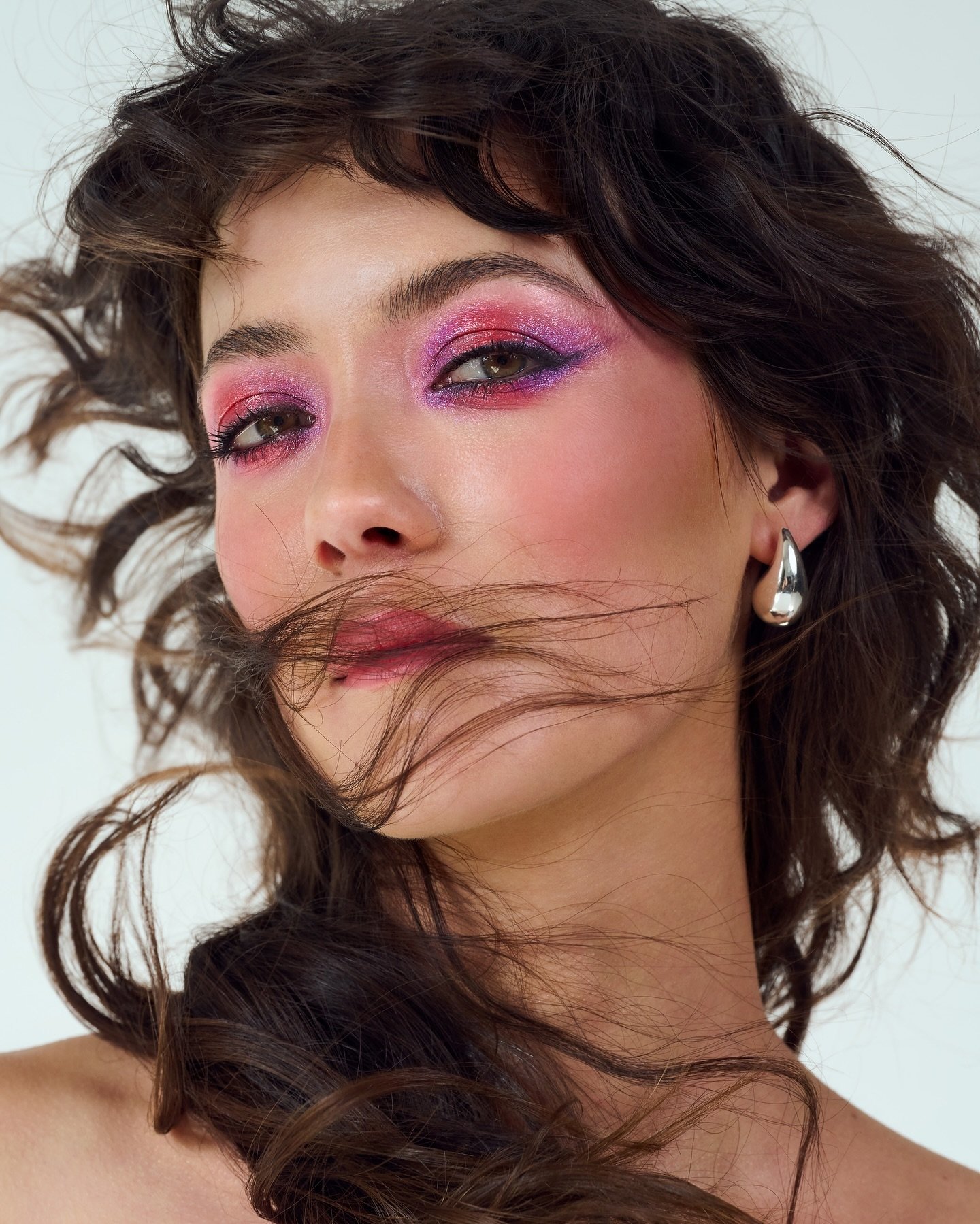 Monica in bold color 🎨

Model: @monicanozomi @scoutmodelagency 
MUA: @joycehskim_makeup 
Hair: @sunnchea