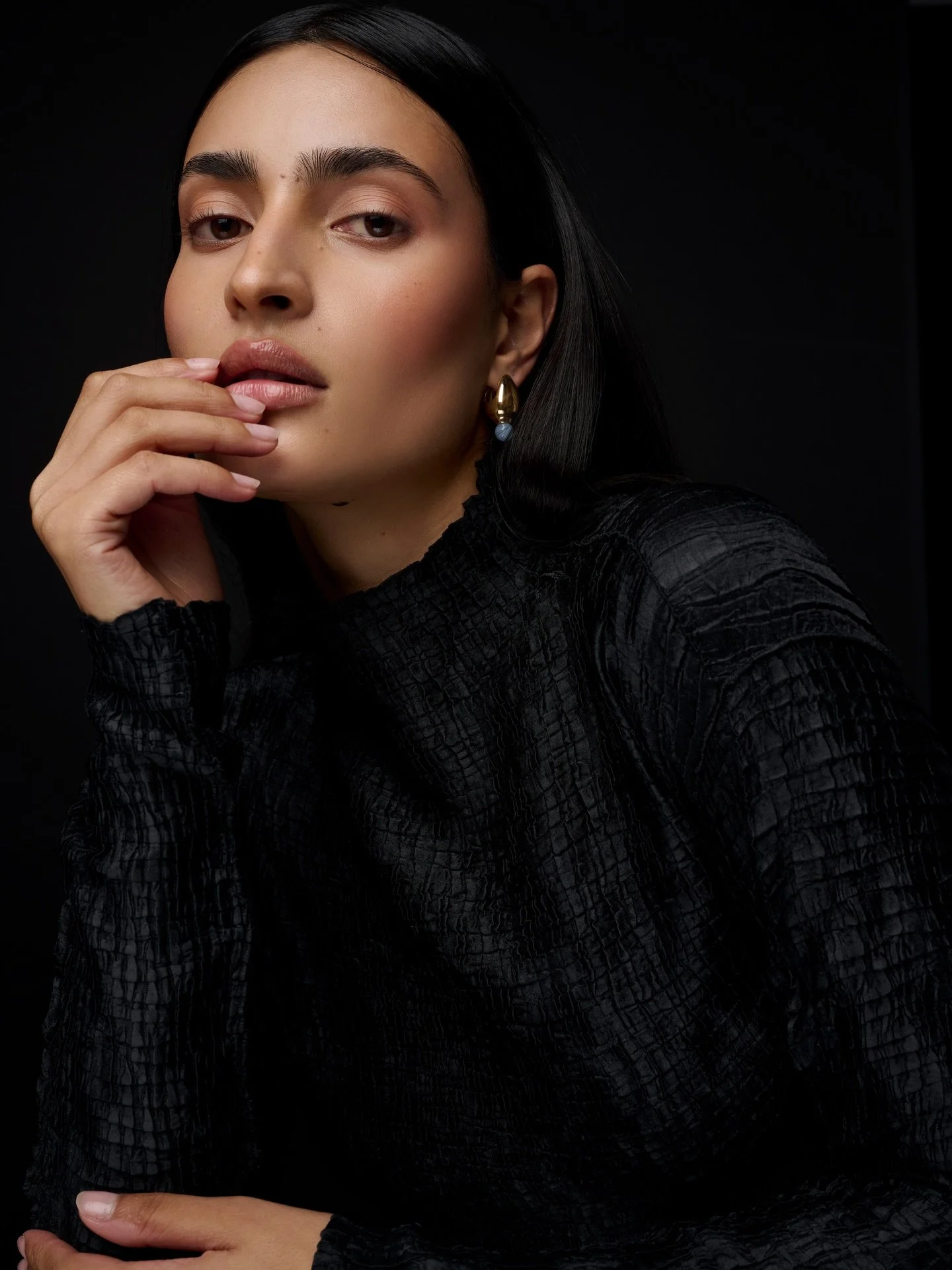 soft and natural with @anjali.chloe 
Hair &amp; Makeup: @kristicosmo 
Shot at: @stoodilydoodleyo 

#bayareaphotographer #laphotographer #sfphotographer #beautyphotoshoot #beautyphotography