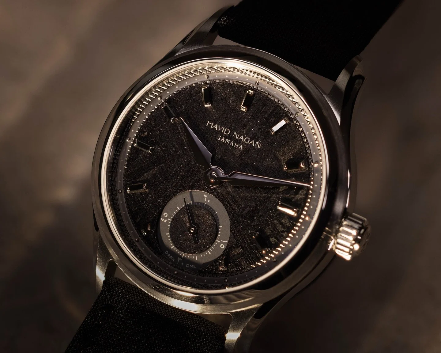 Light, textures, and (black) baguettes.