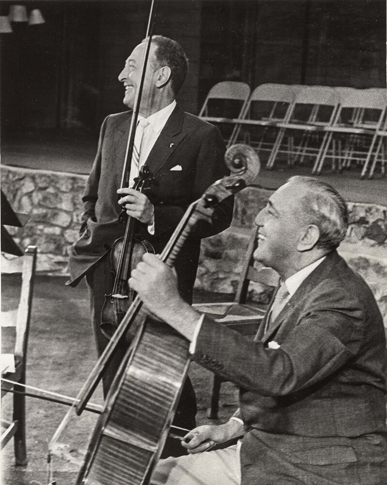 1961 Heifetz-Piatigorsky on stage.jpg