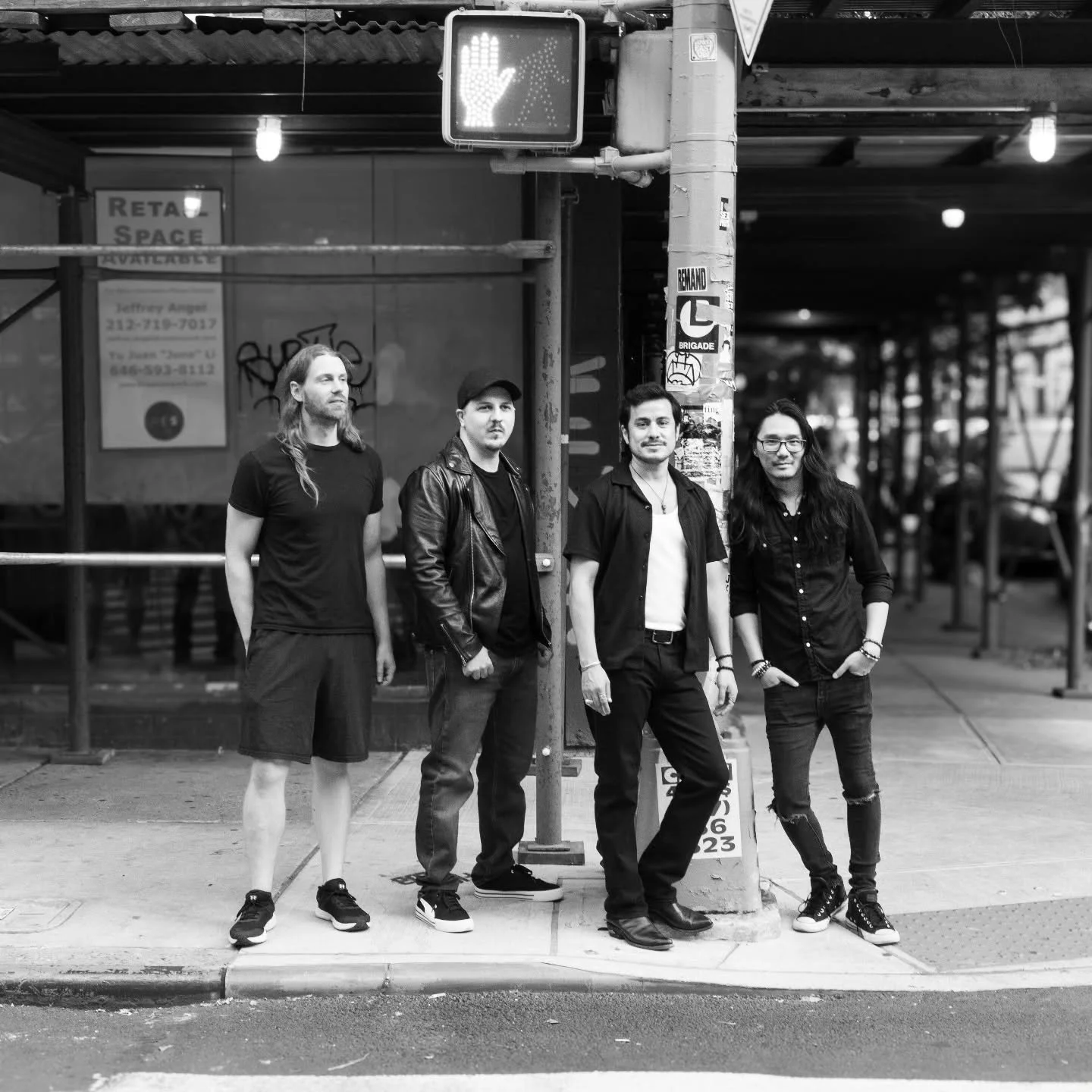 This is how you wait at a stop sign.
📸 @lydiabillingsphoto
.
.
.
#photooftheday #photo #photogram #photographer #photoofday #photosession #photography #photoshoot #photooftheday #photodaily #photograph #bandphotoshoot #bandphoto #bandphotographer #
