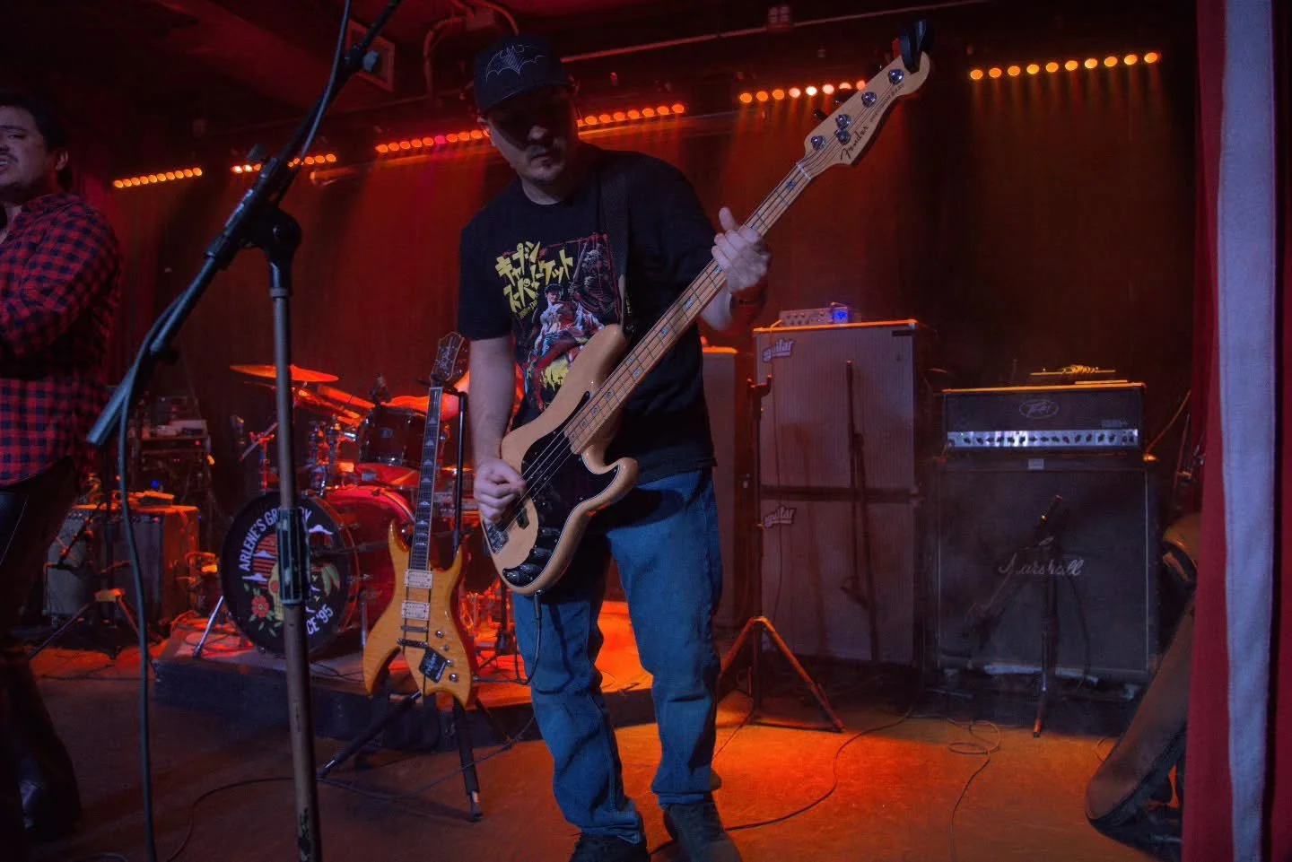 Some shots from the last show. Awesome time @arlenesgrocery as always. 🤘🏻
📸 @rylui36
.
.
.
#livemusic #rockband #music #originalband #photography